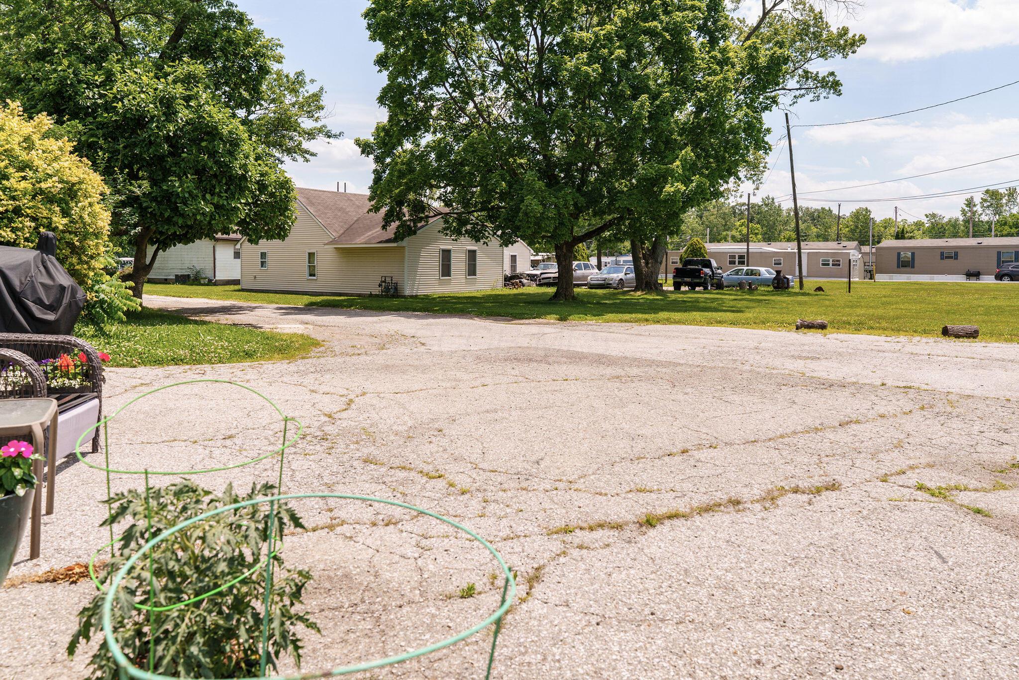 226024411 Property Photo 28