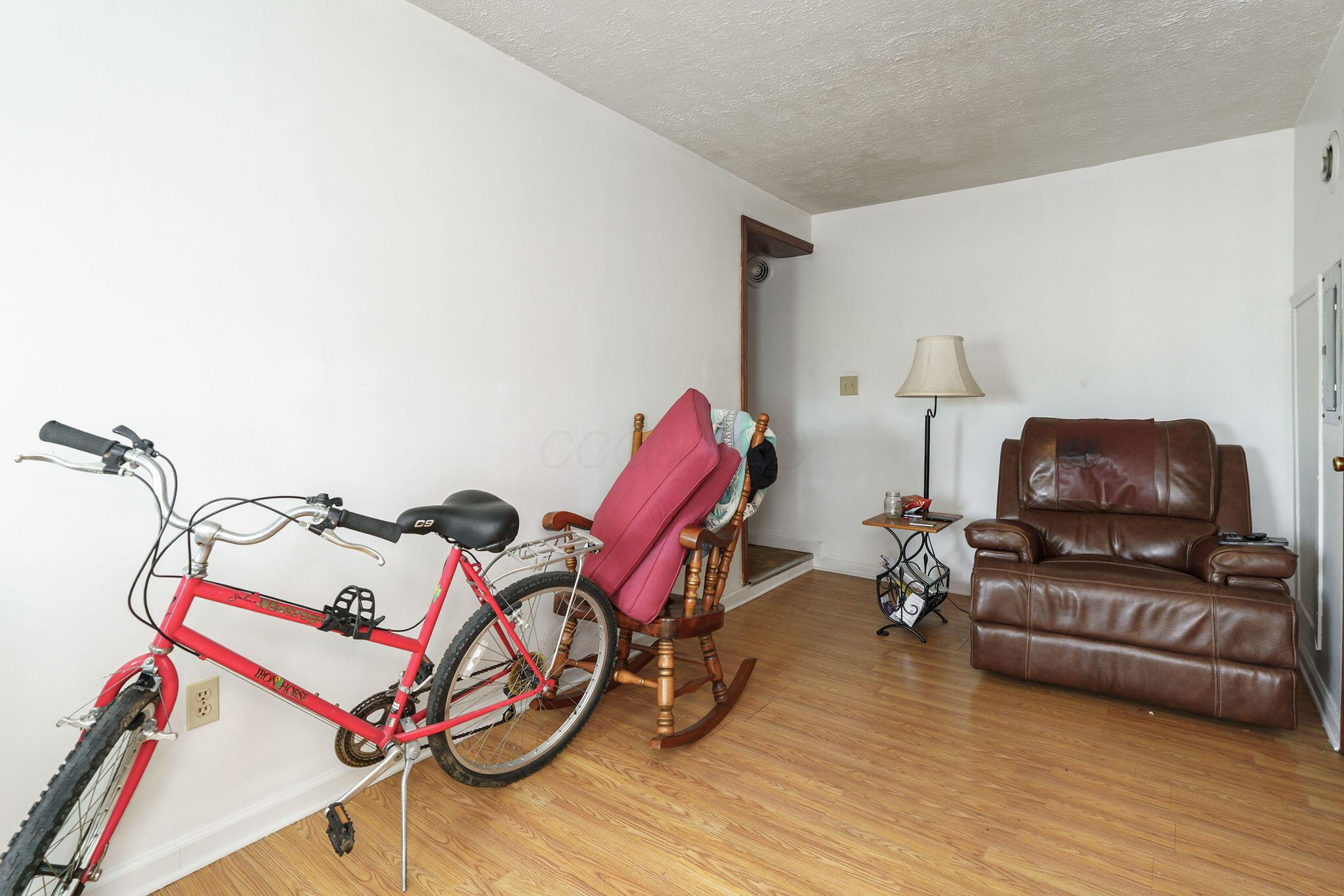 226024411 Property Photo 32