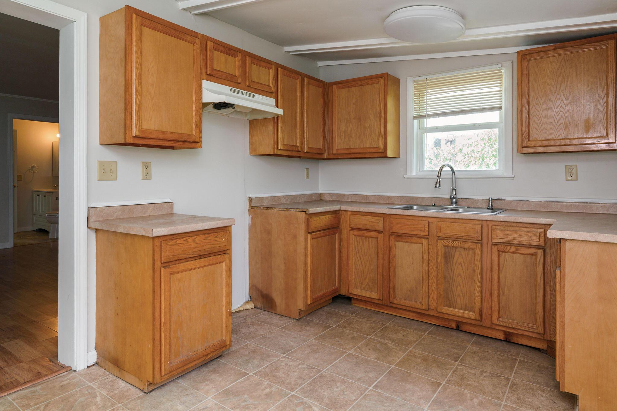 226024411 Property Photo 40