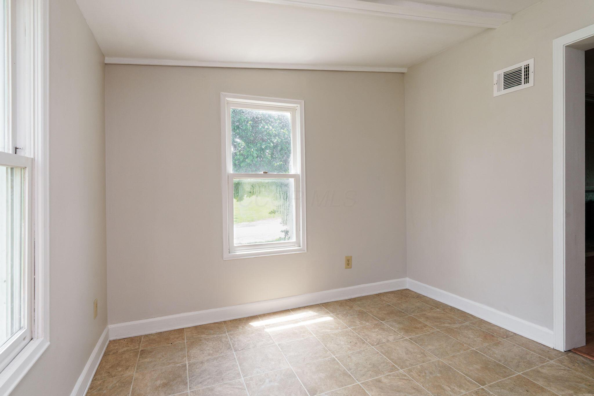 226024411 Property Photo 41