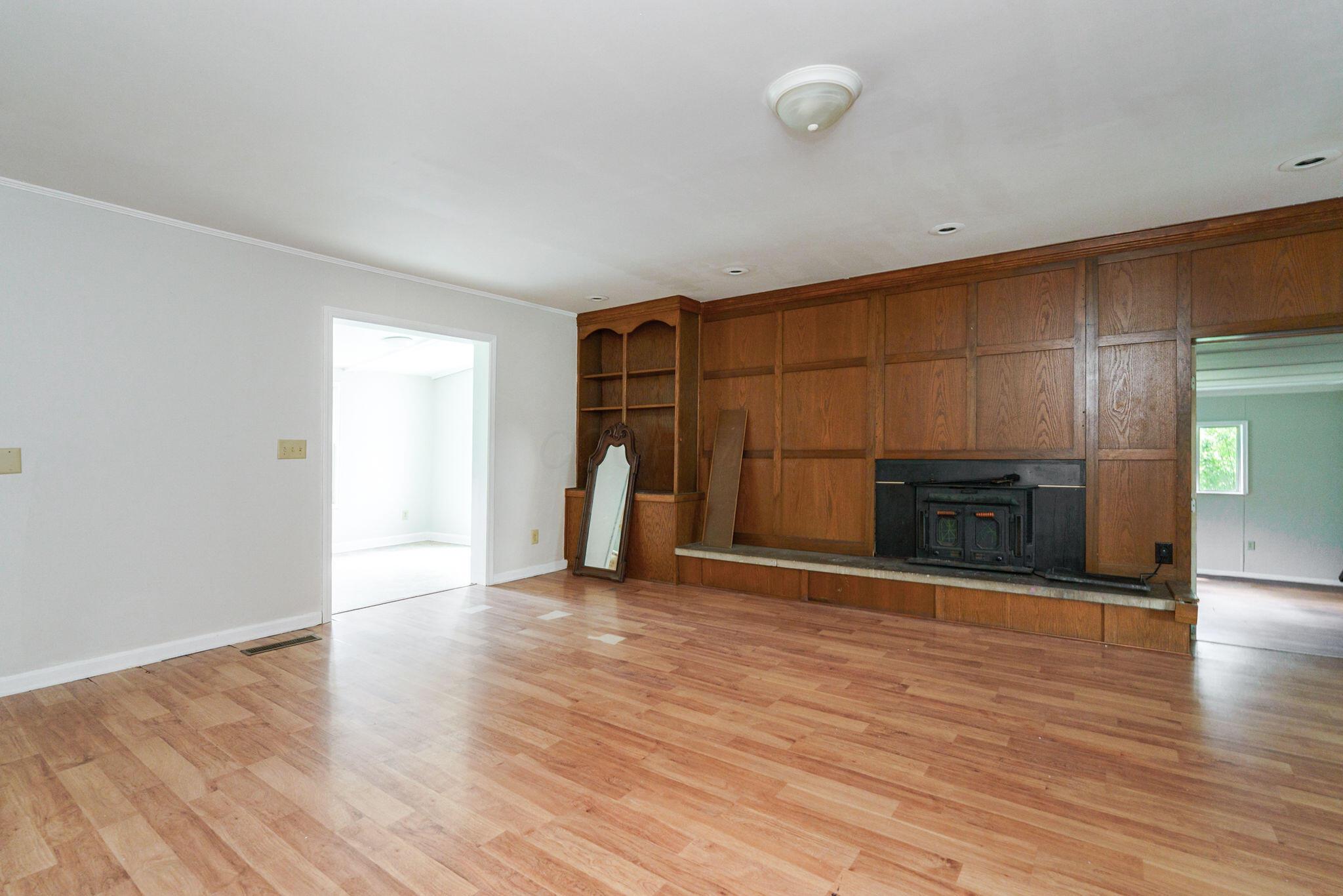 226024411 Property Photo 46
