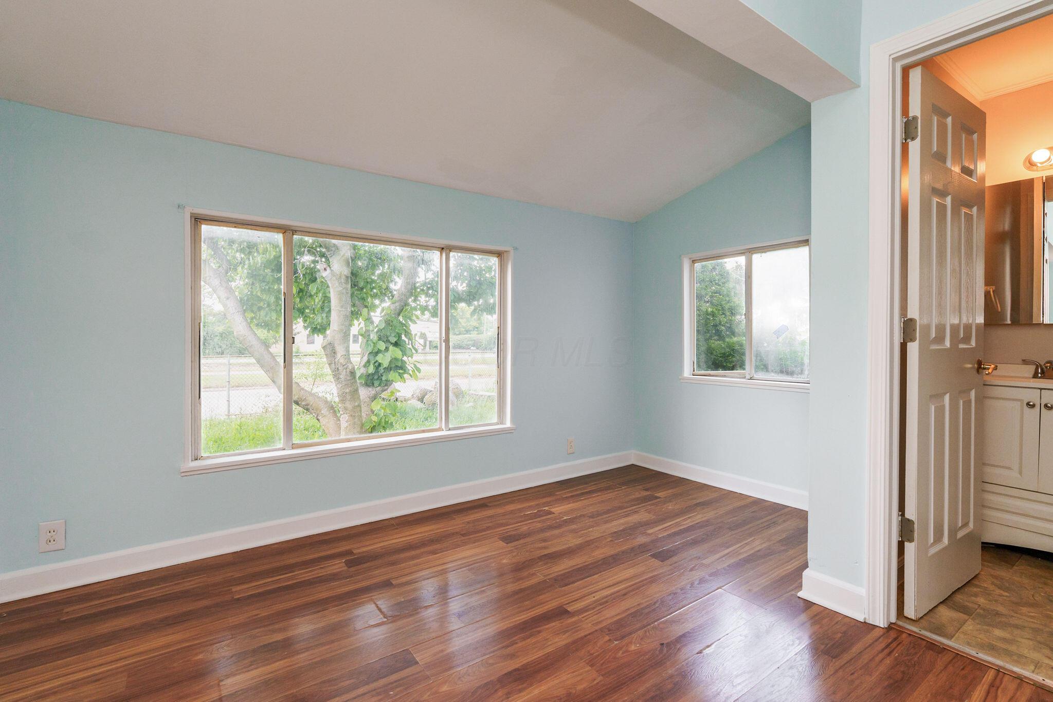 226024411 Property Photo 48