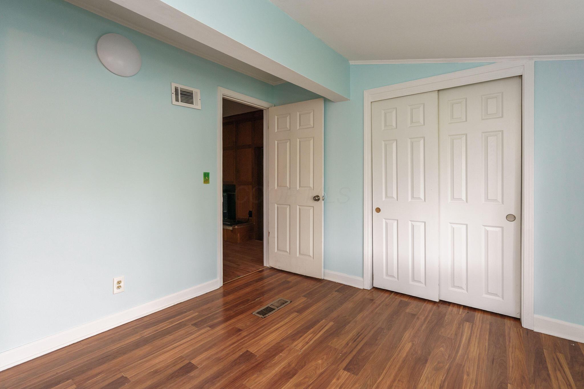 226024411 Property Photo 49