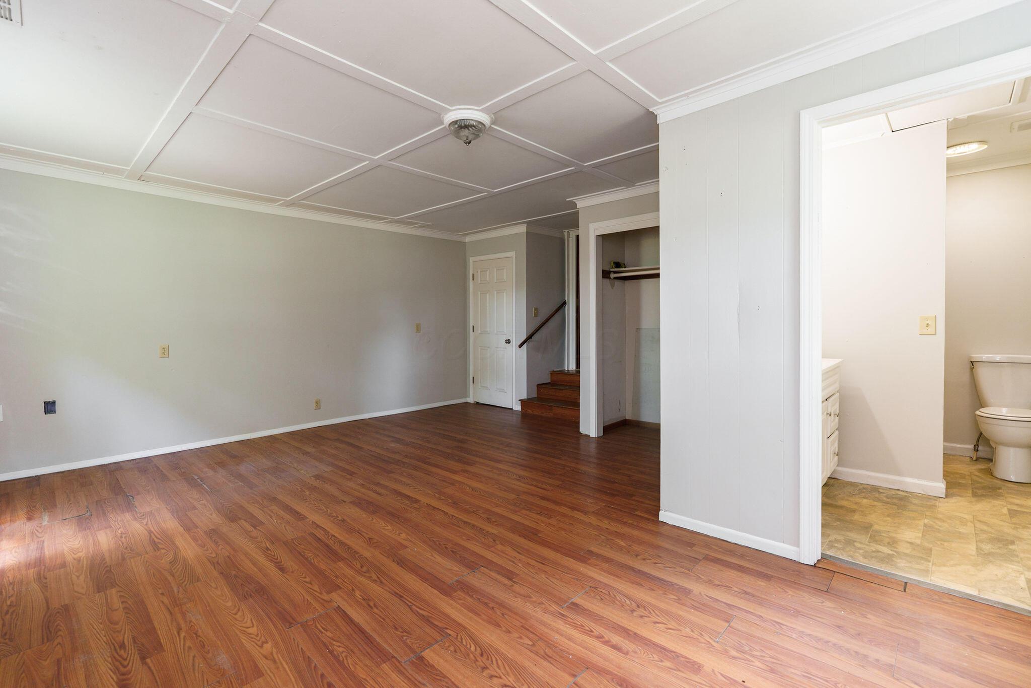 226024411 Property Photo 56