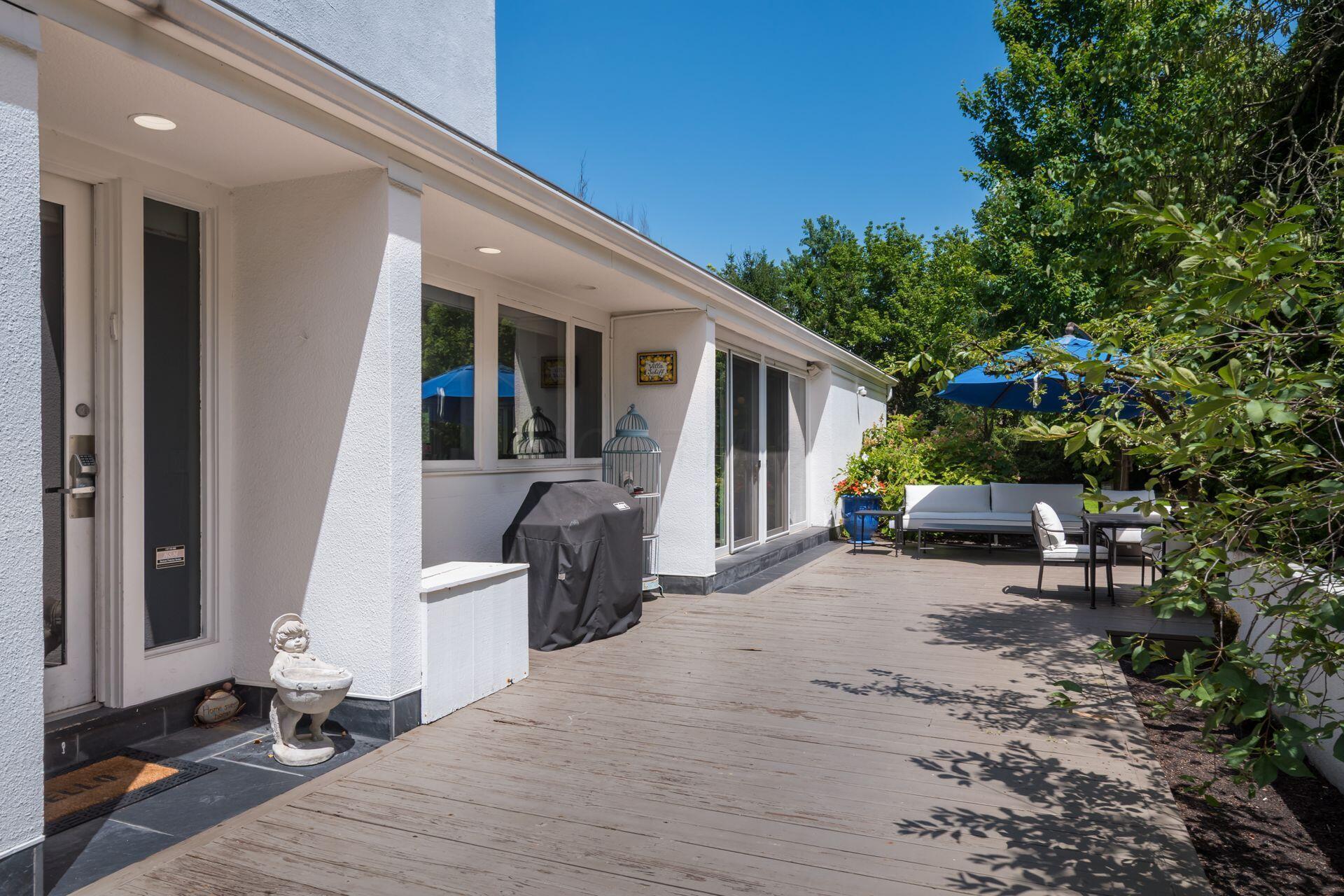 422 N Parkview Avenue Property Photo 8