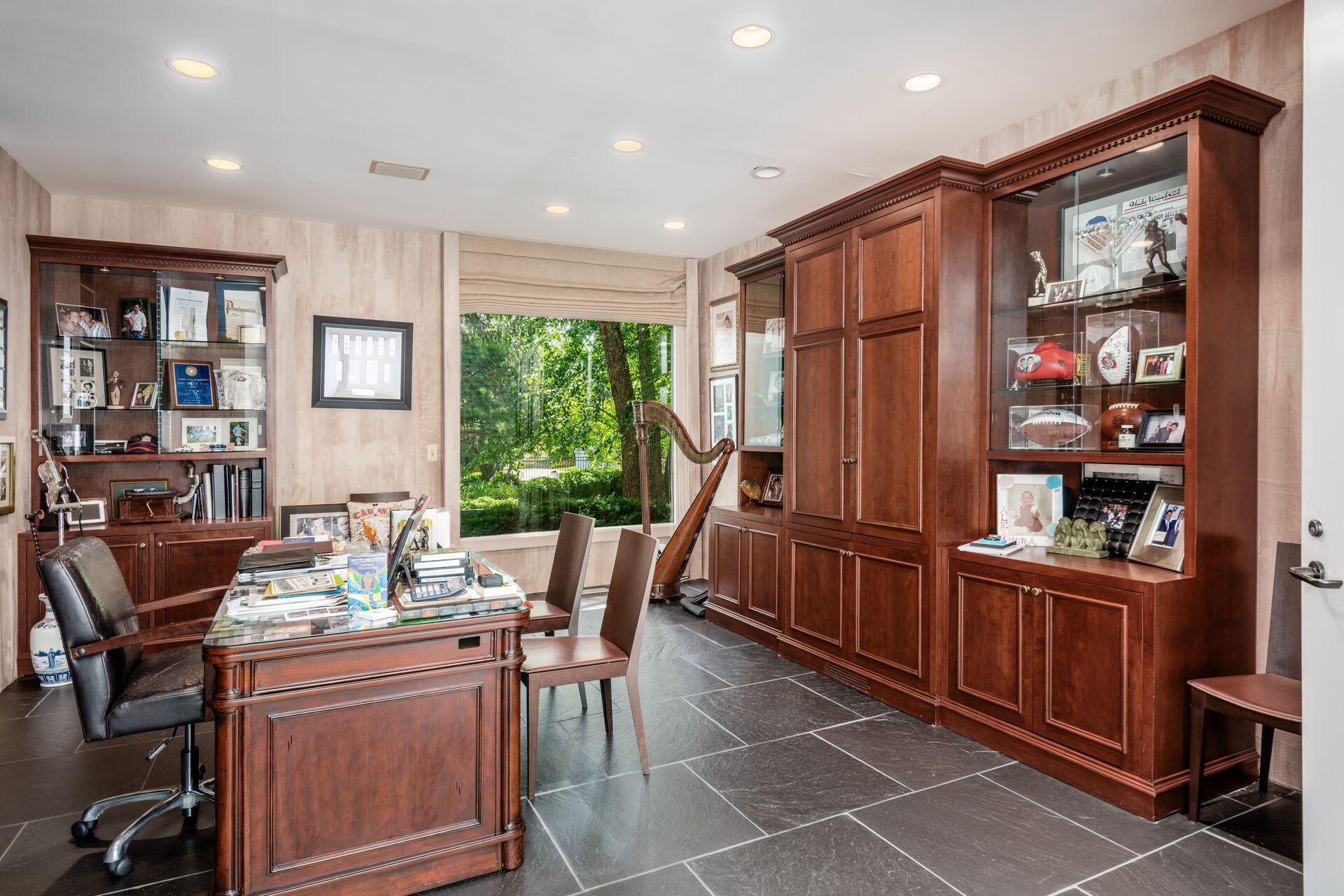 422 N Parkview Avenue Property Photo 40