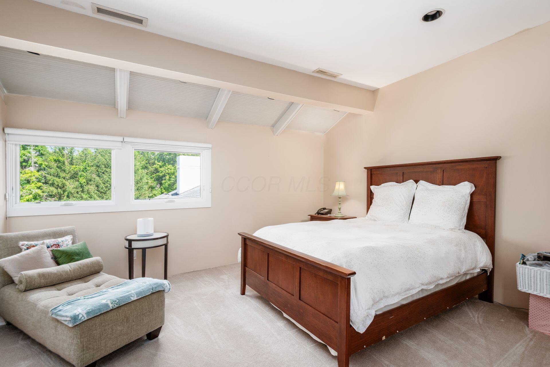 422 N Parkview Avenue Property Photo 61