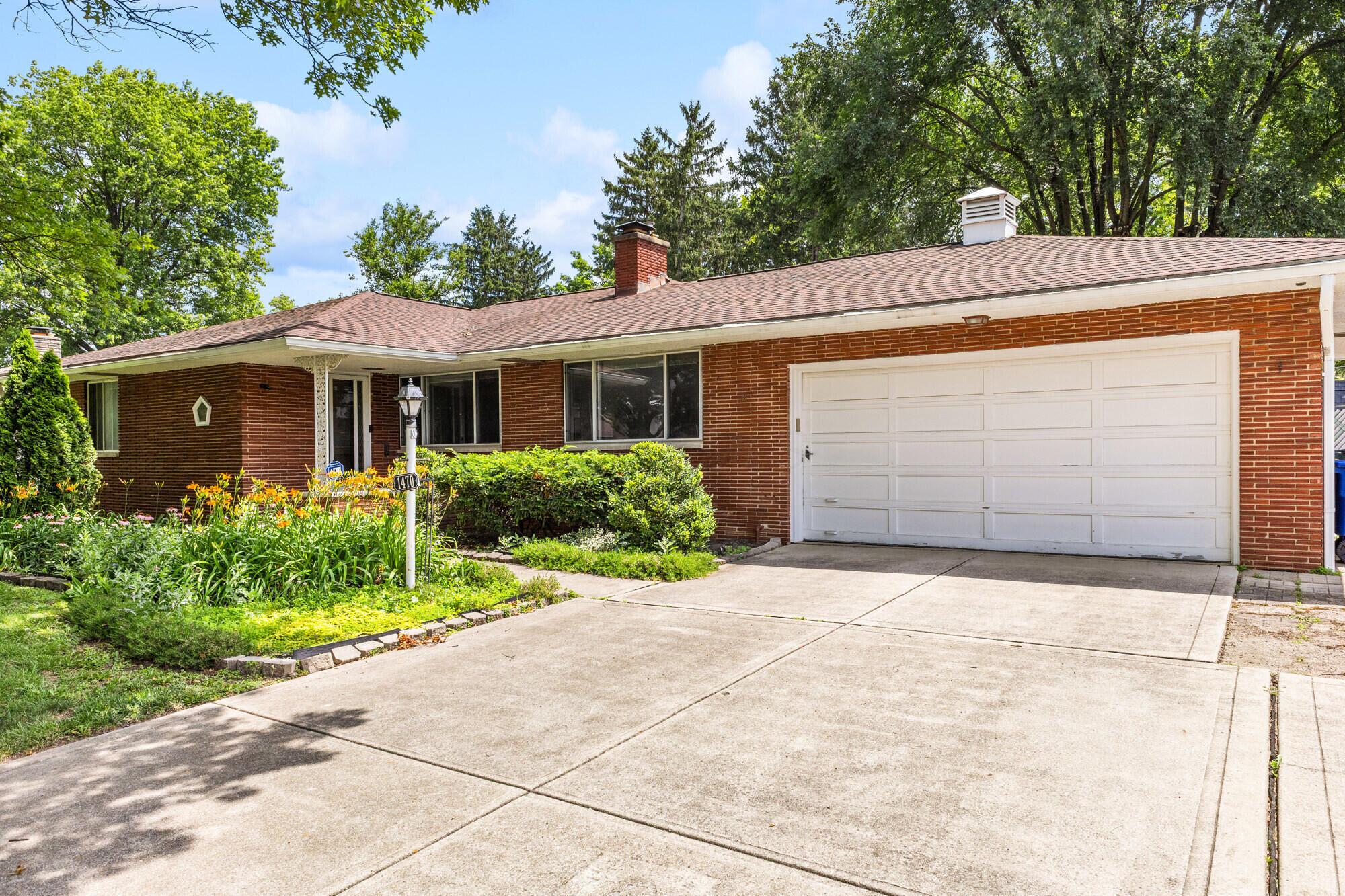 1470 Cottingham Court E Property Photo 1