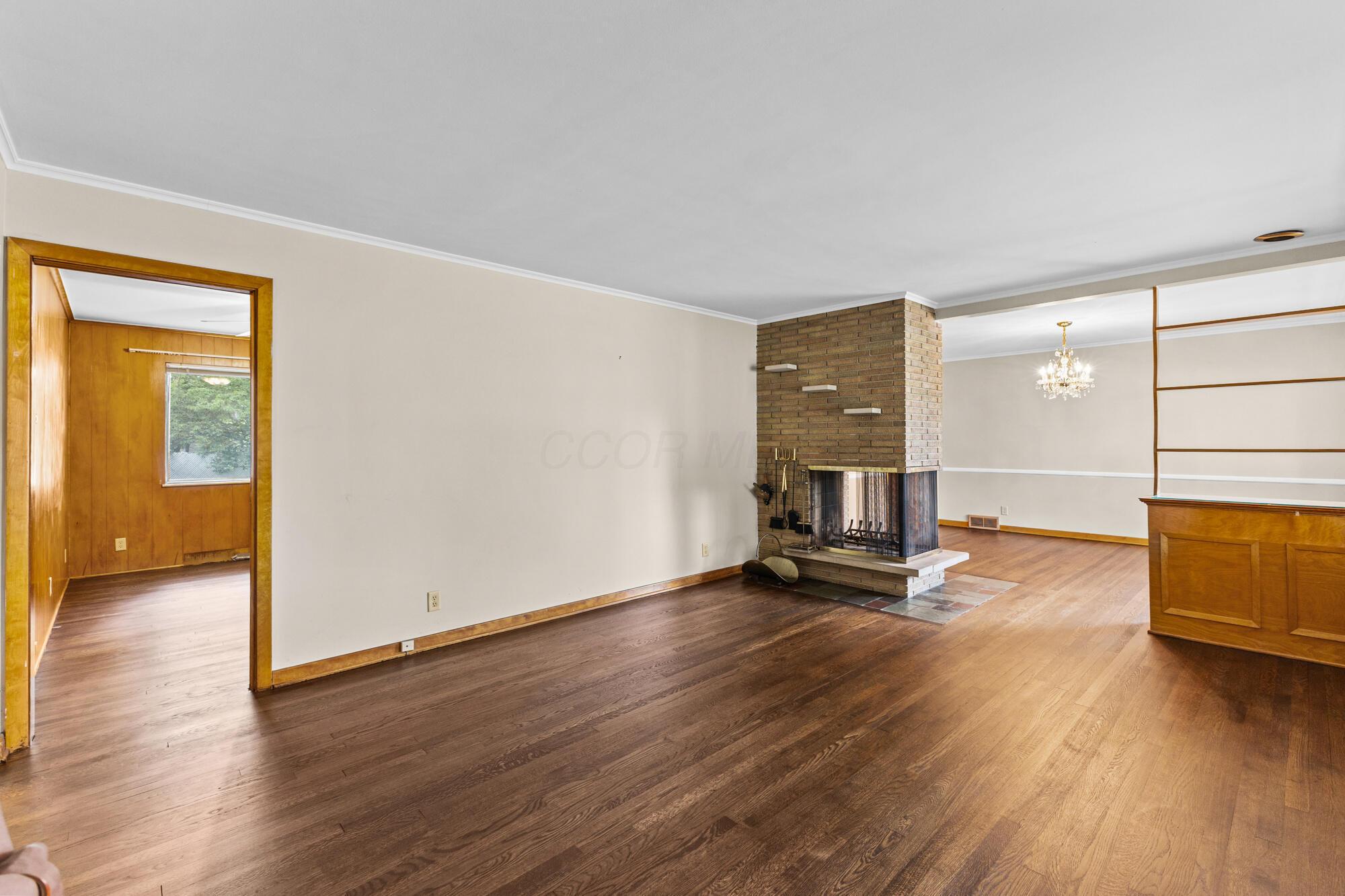 1470 Cottingham Court E Property Photo 3