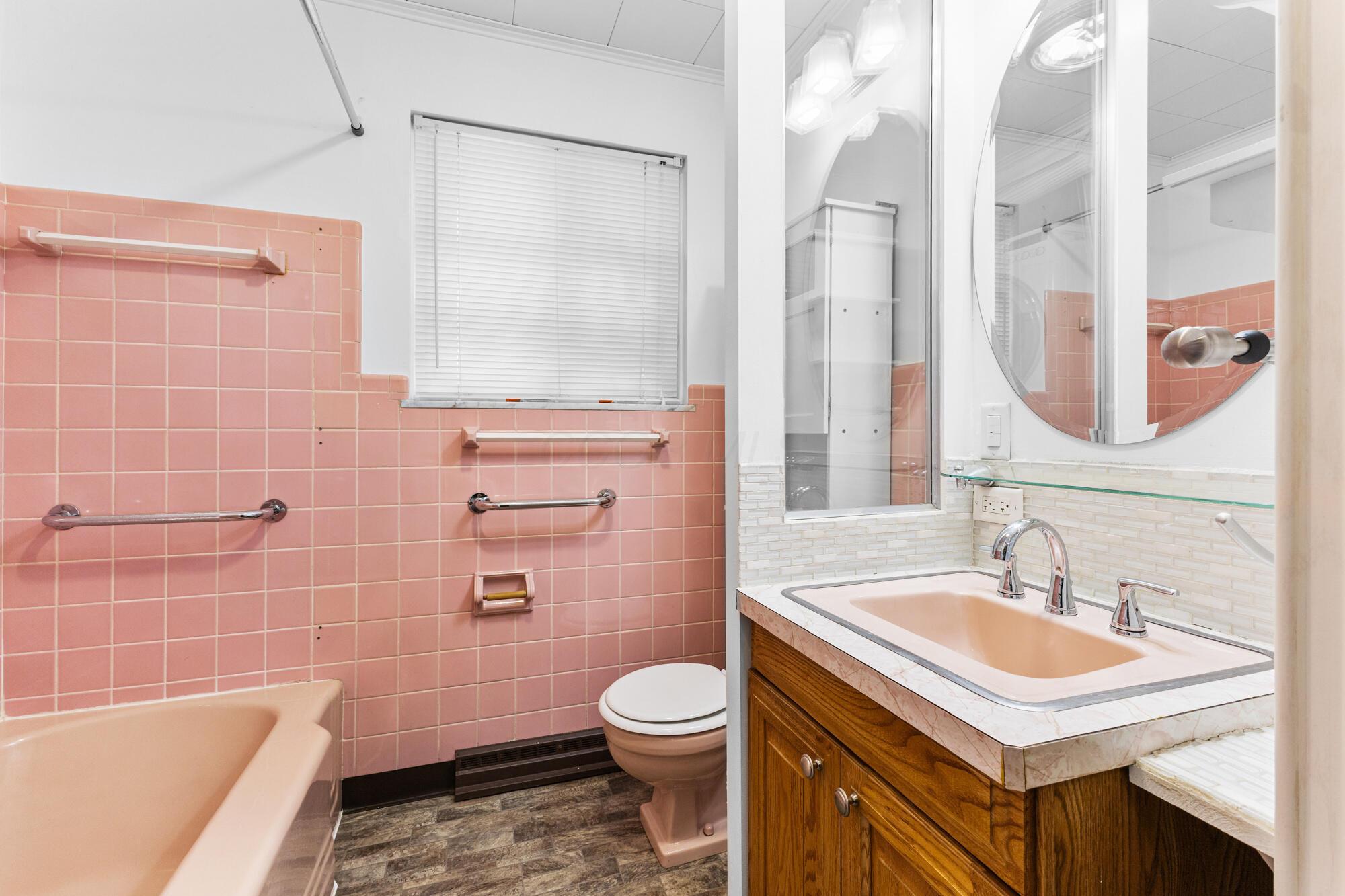 1470 Cottingham Court E Property Photo 13