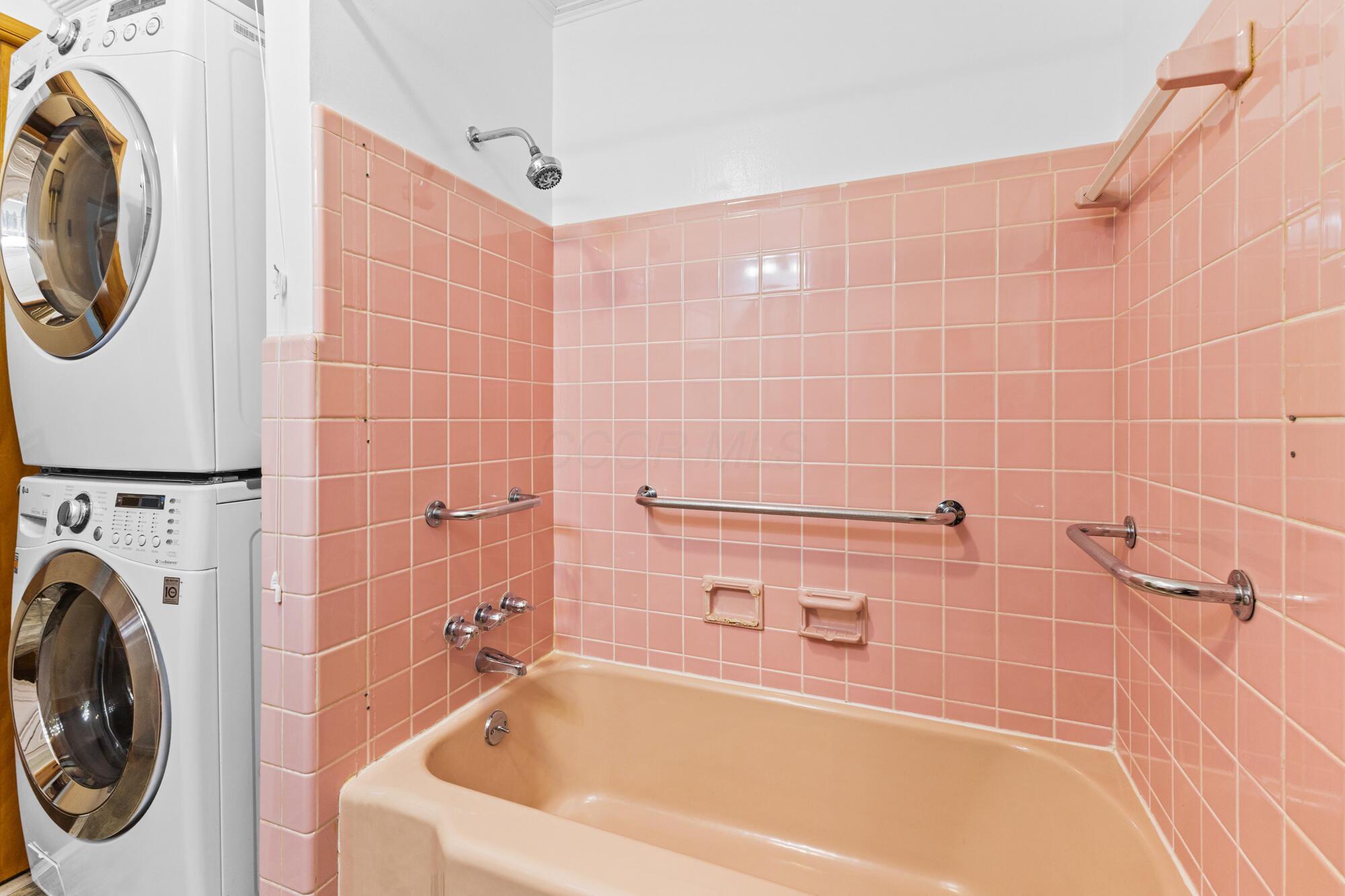 1470 Cottingham Court E Property Photo 14