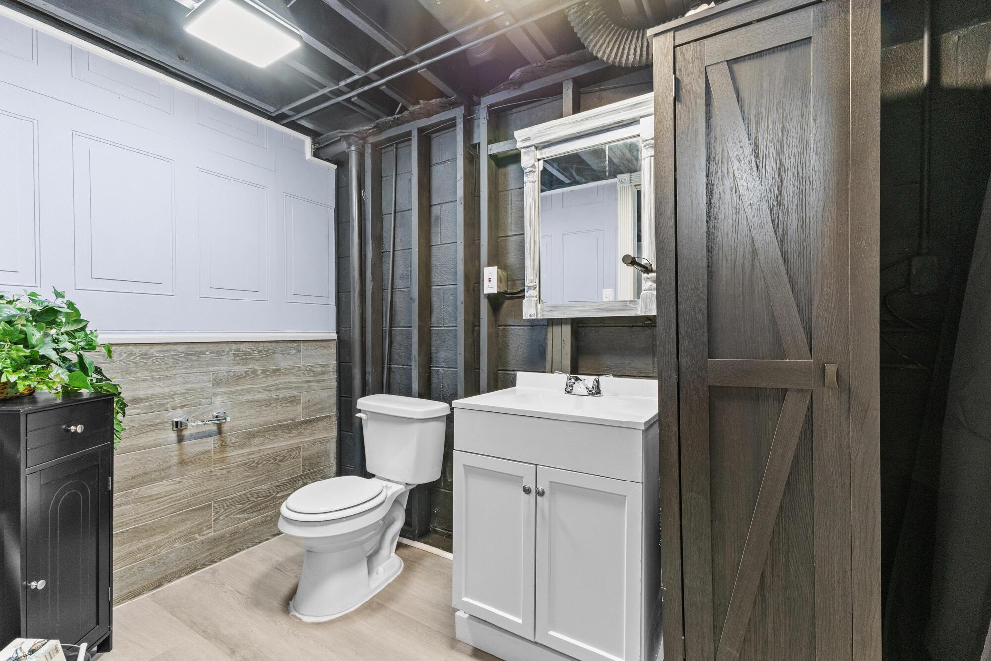 1470 Cottingham Court E Property Photo 23