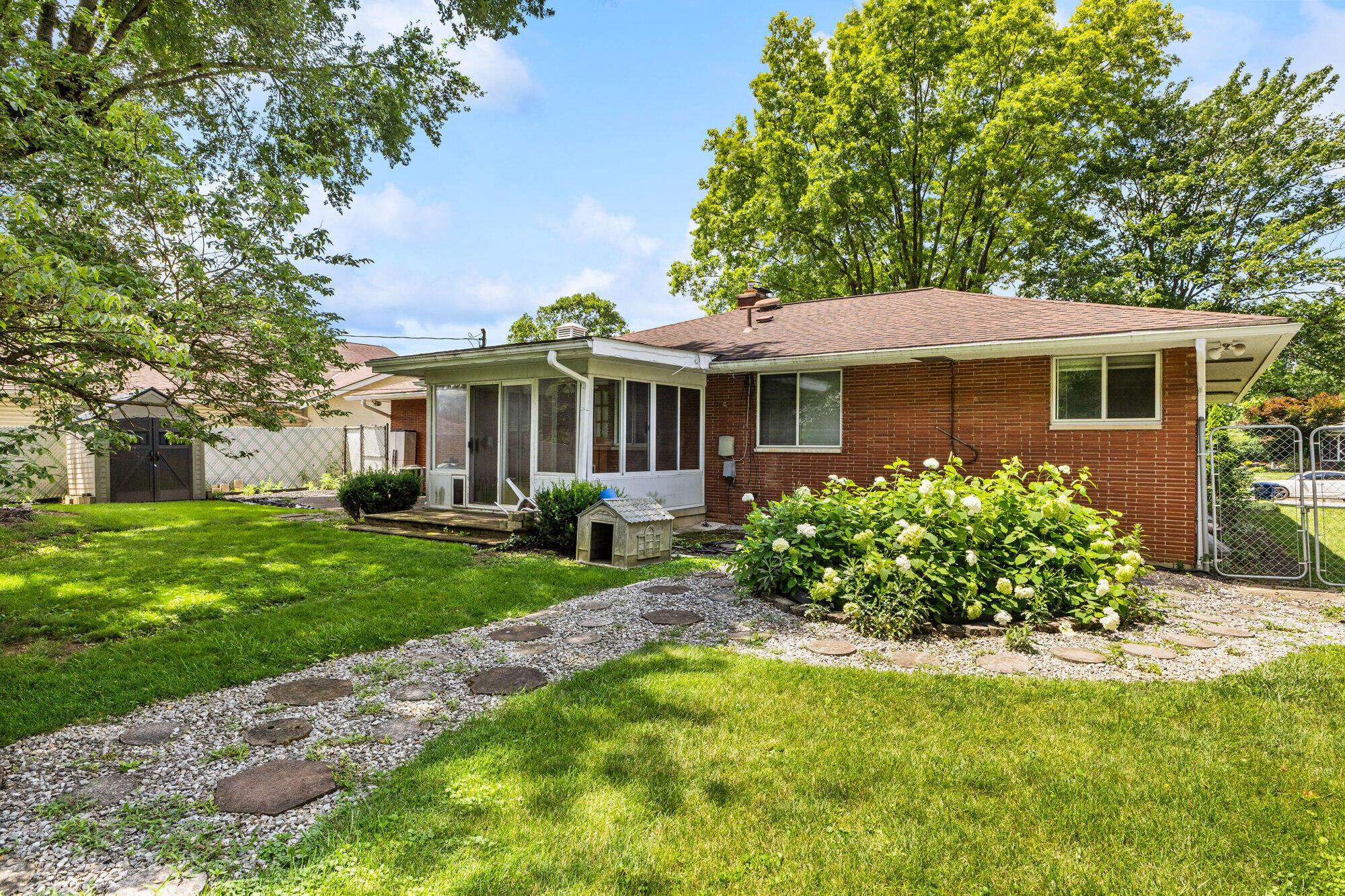 1470 Cottingham Court E Property Photo 25