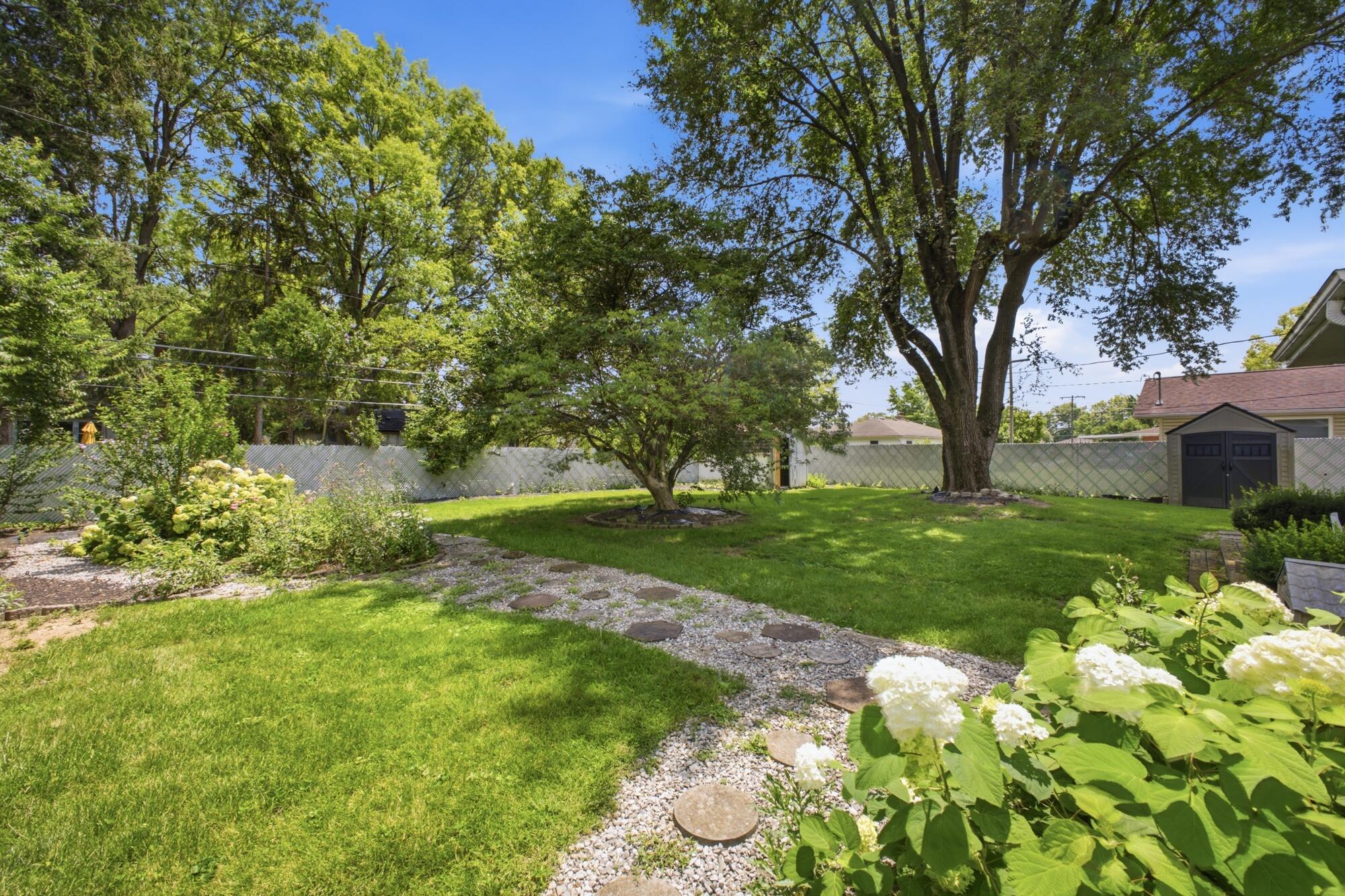 1470 Cottingham Court E Property Photo 26