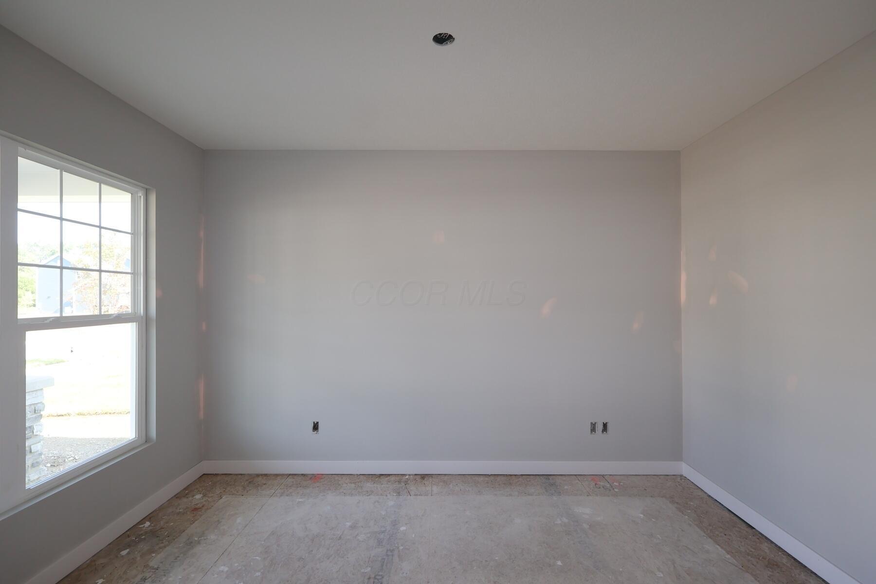 1735 Kenneth Drive Property Photo 2