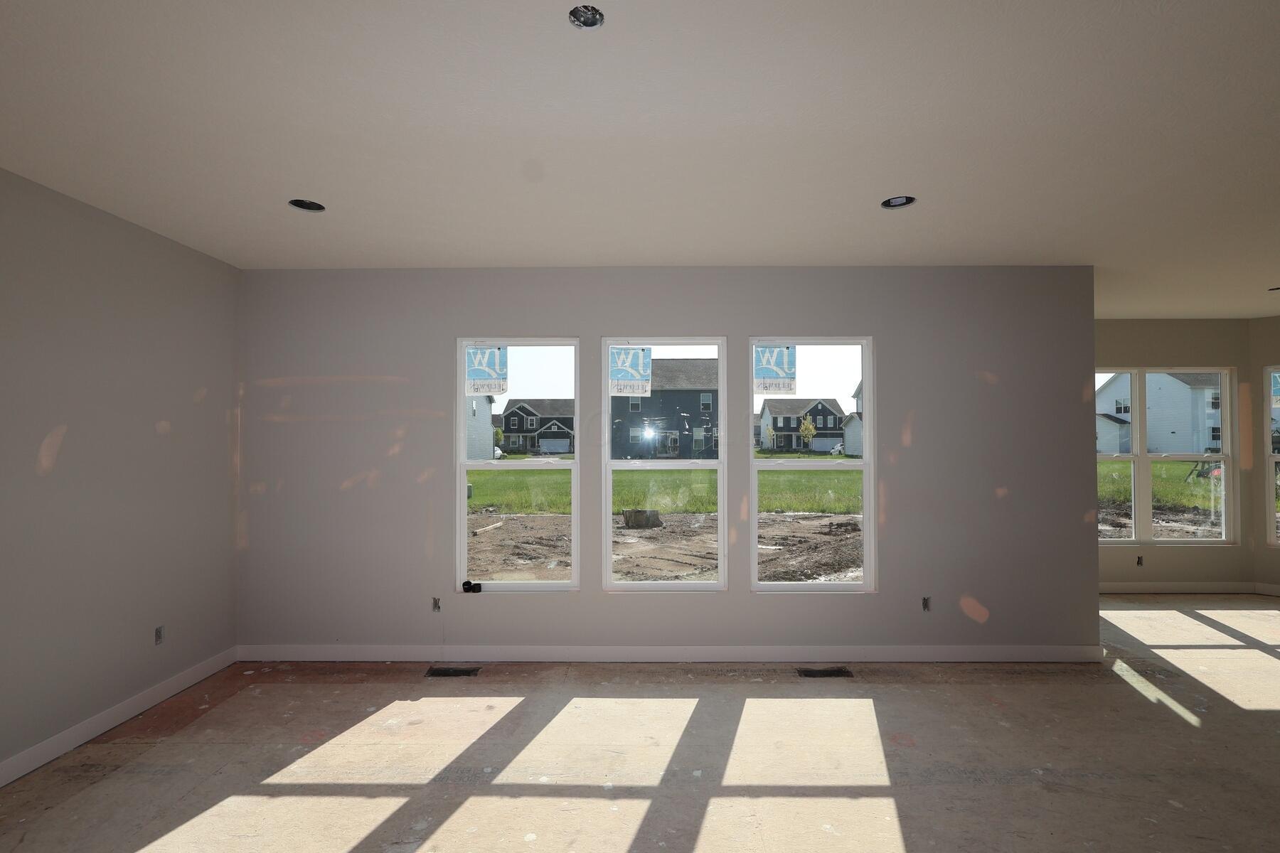 1735 Kenneth Drive Property Photo 3