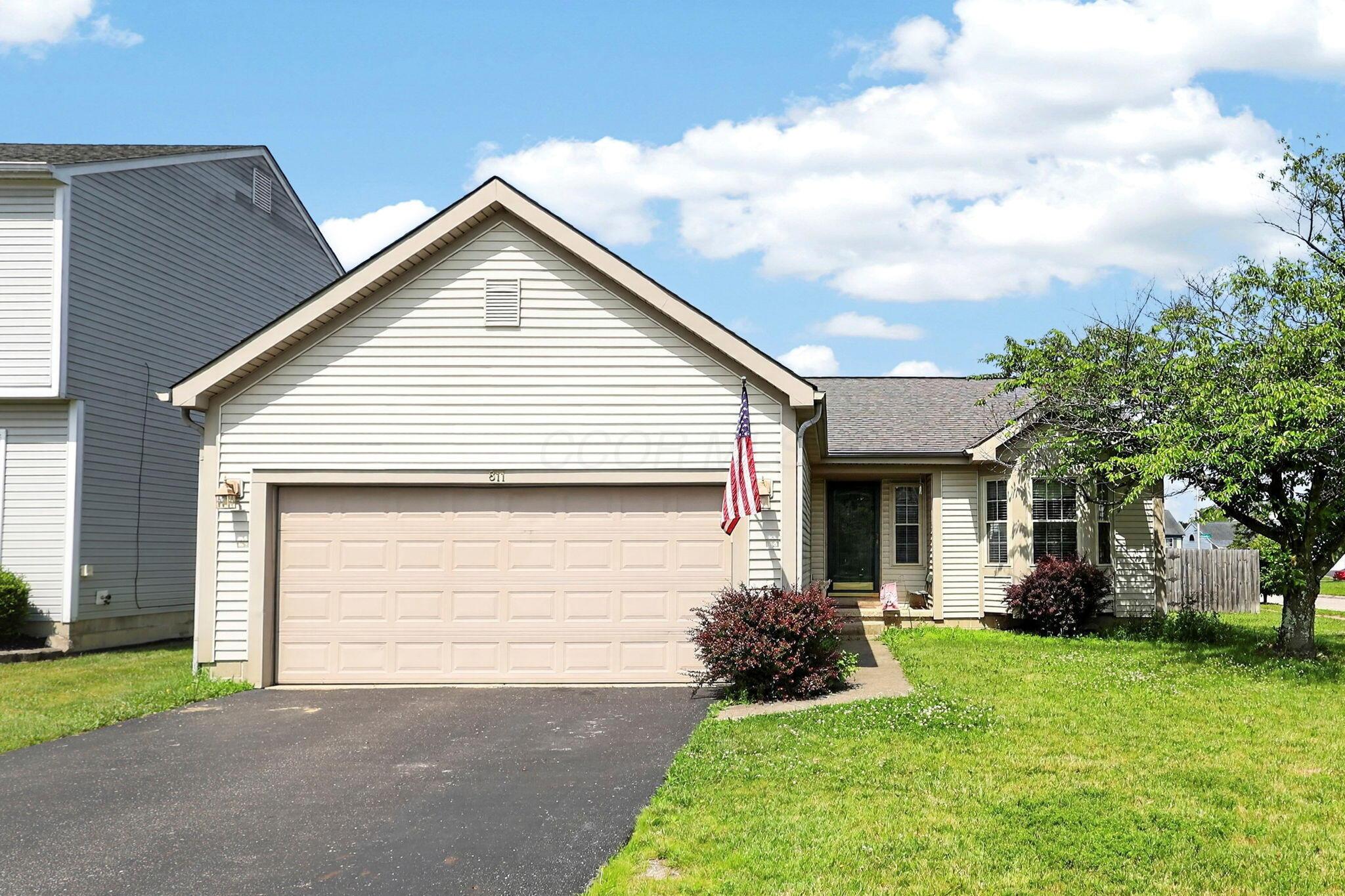 811 Wallinger Drive Property Photo 2