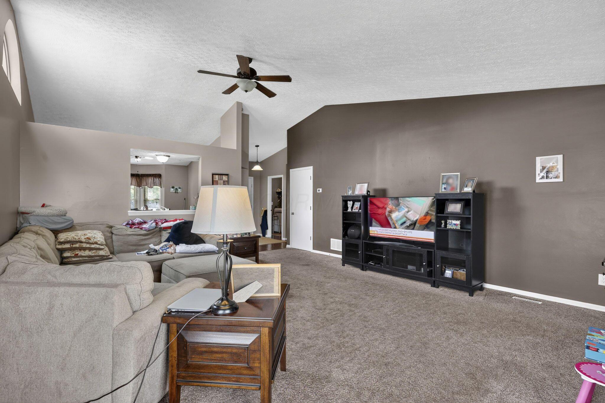 811 Wallinger Drive Property Photo 10