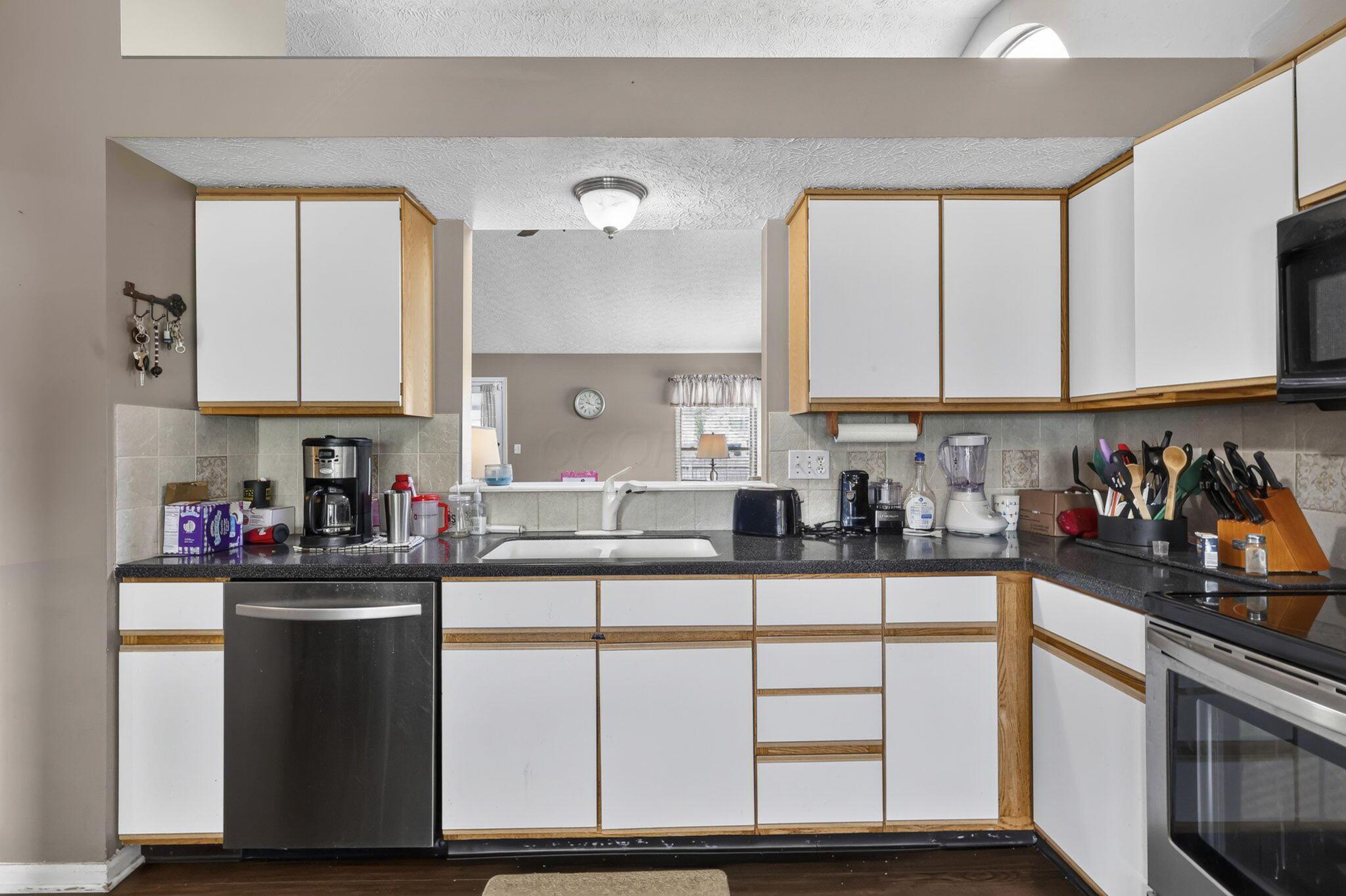 811 Wallinger Drive Property Photo 16