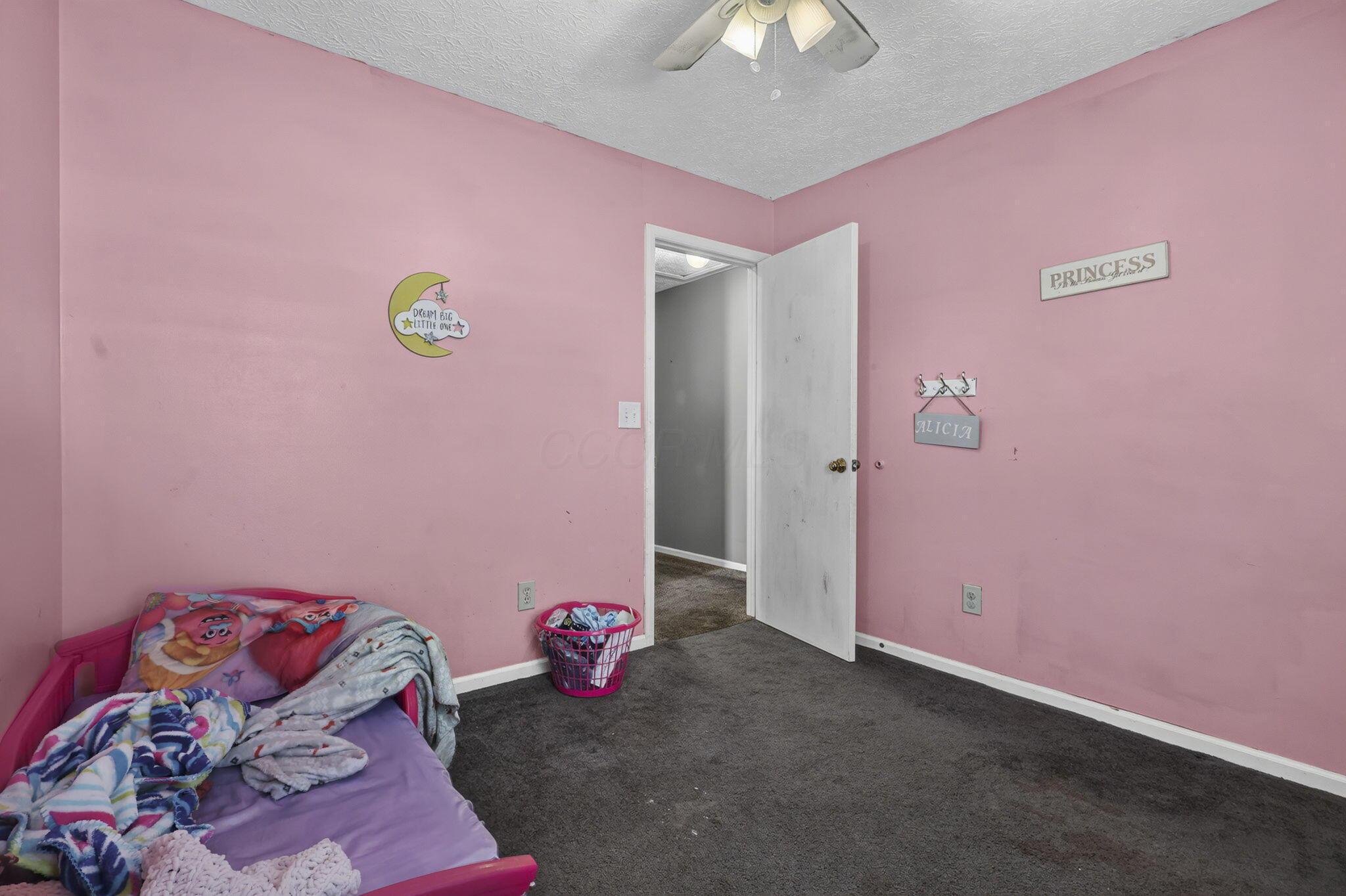 811 Wallinger Drive Property Photo 20