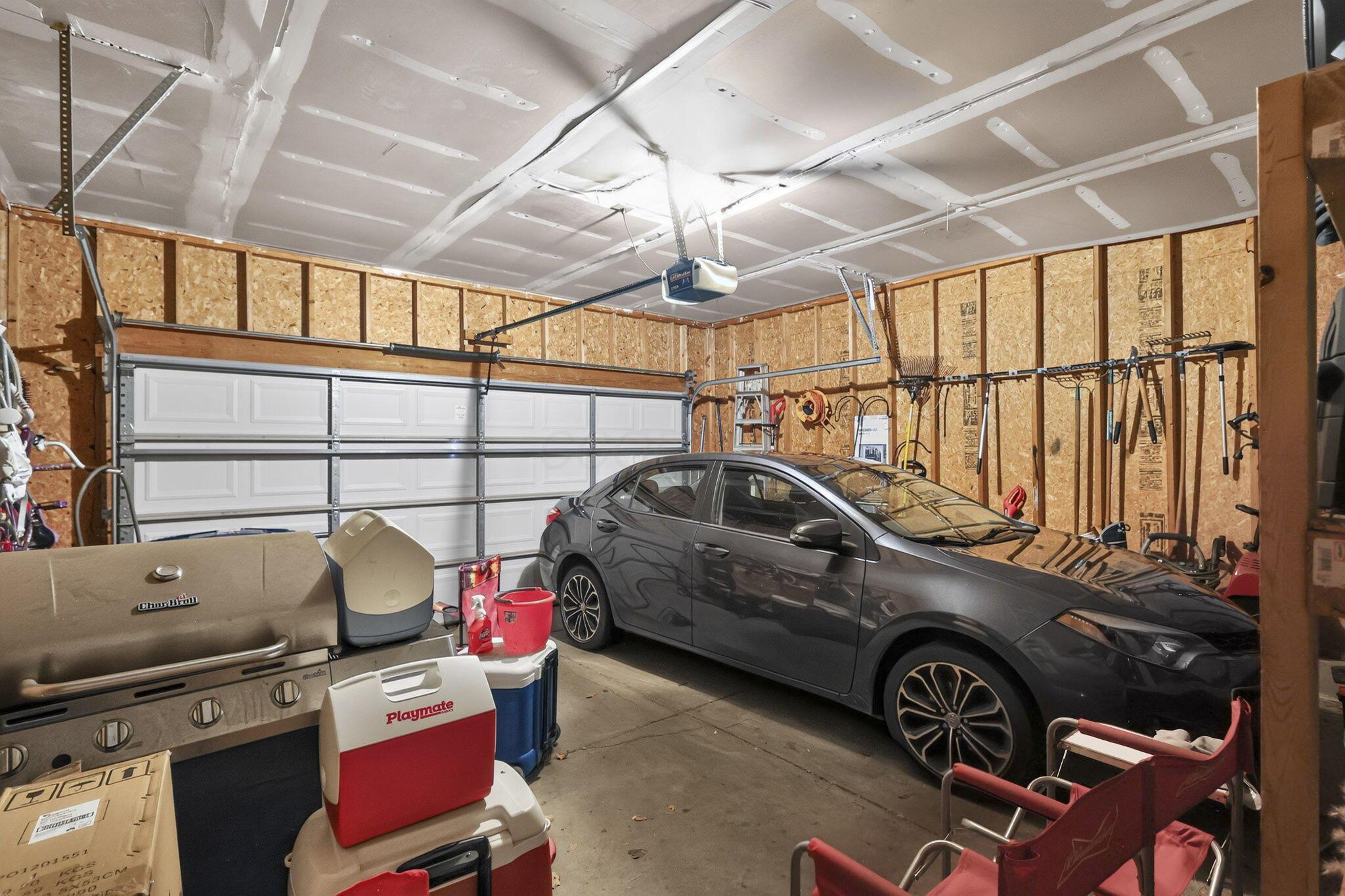 811 Wallinger Drive Property Photo 32