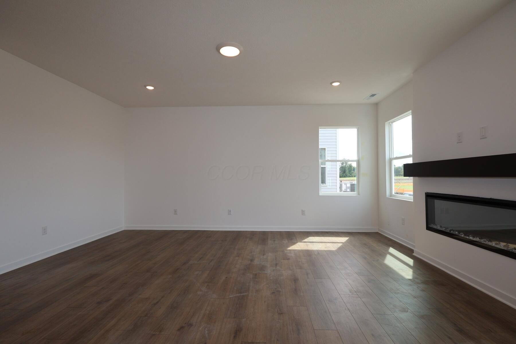 1020 Dawsons Drive, 49 Property Photo 2
