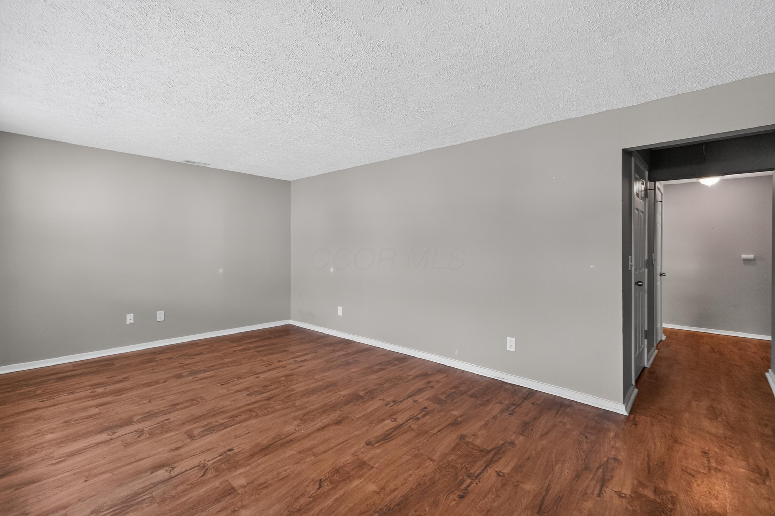 2183 Safford Avenue Property Photo 4