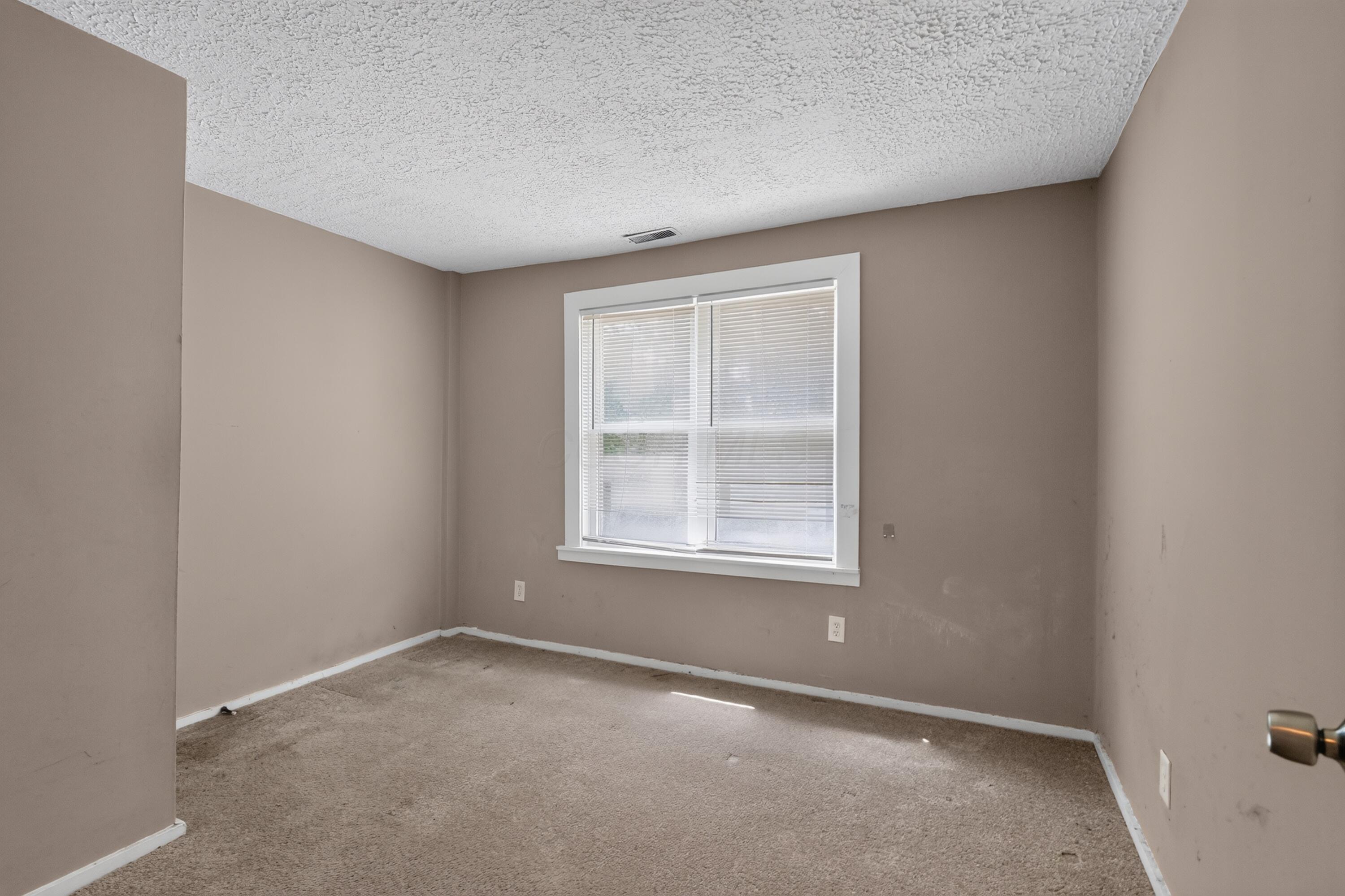 2183 Safford Avenue Property Photo 7