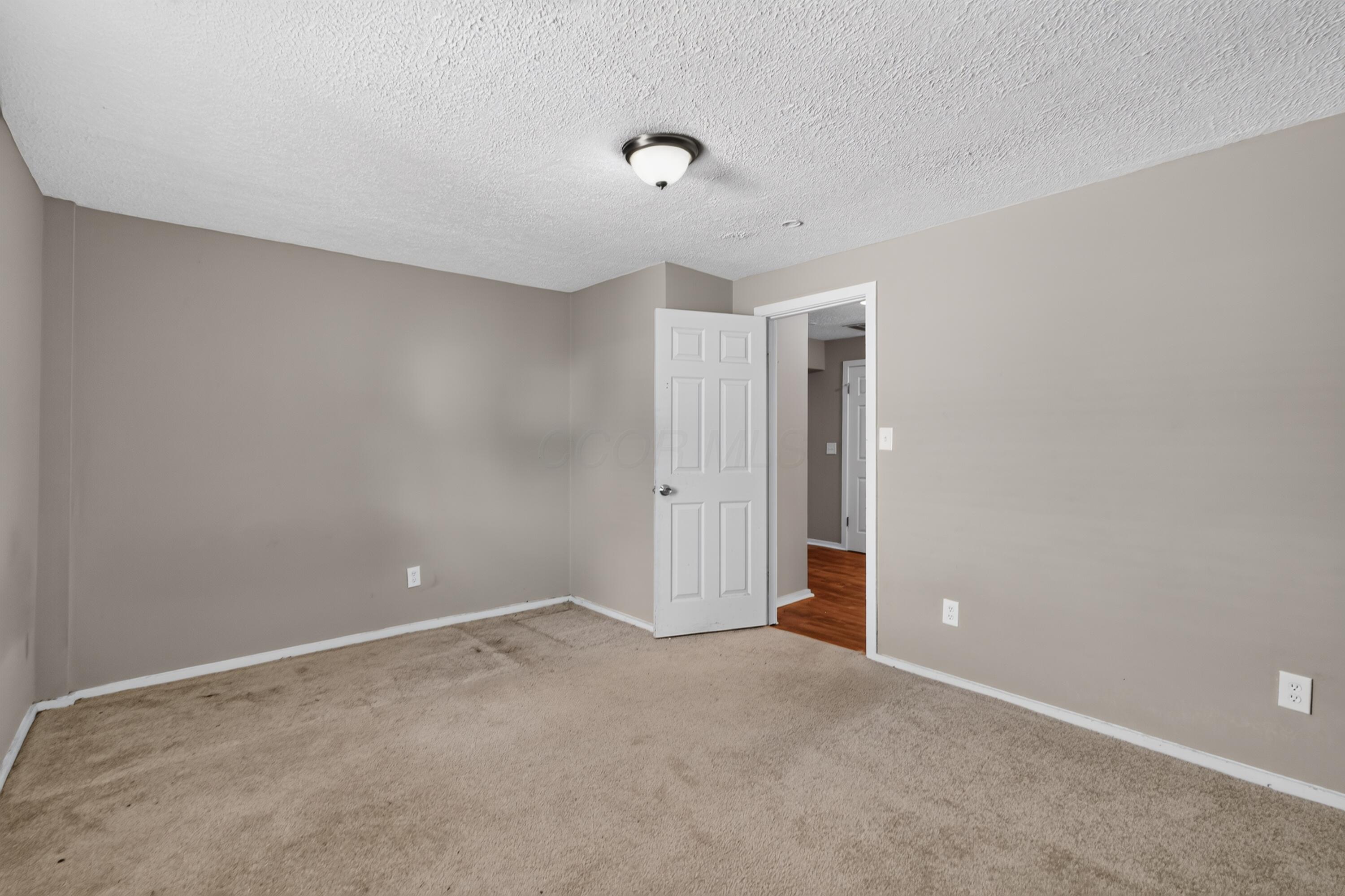 2183 Safford Avenue Property Photo 8