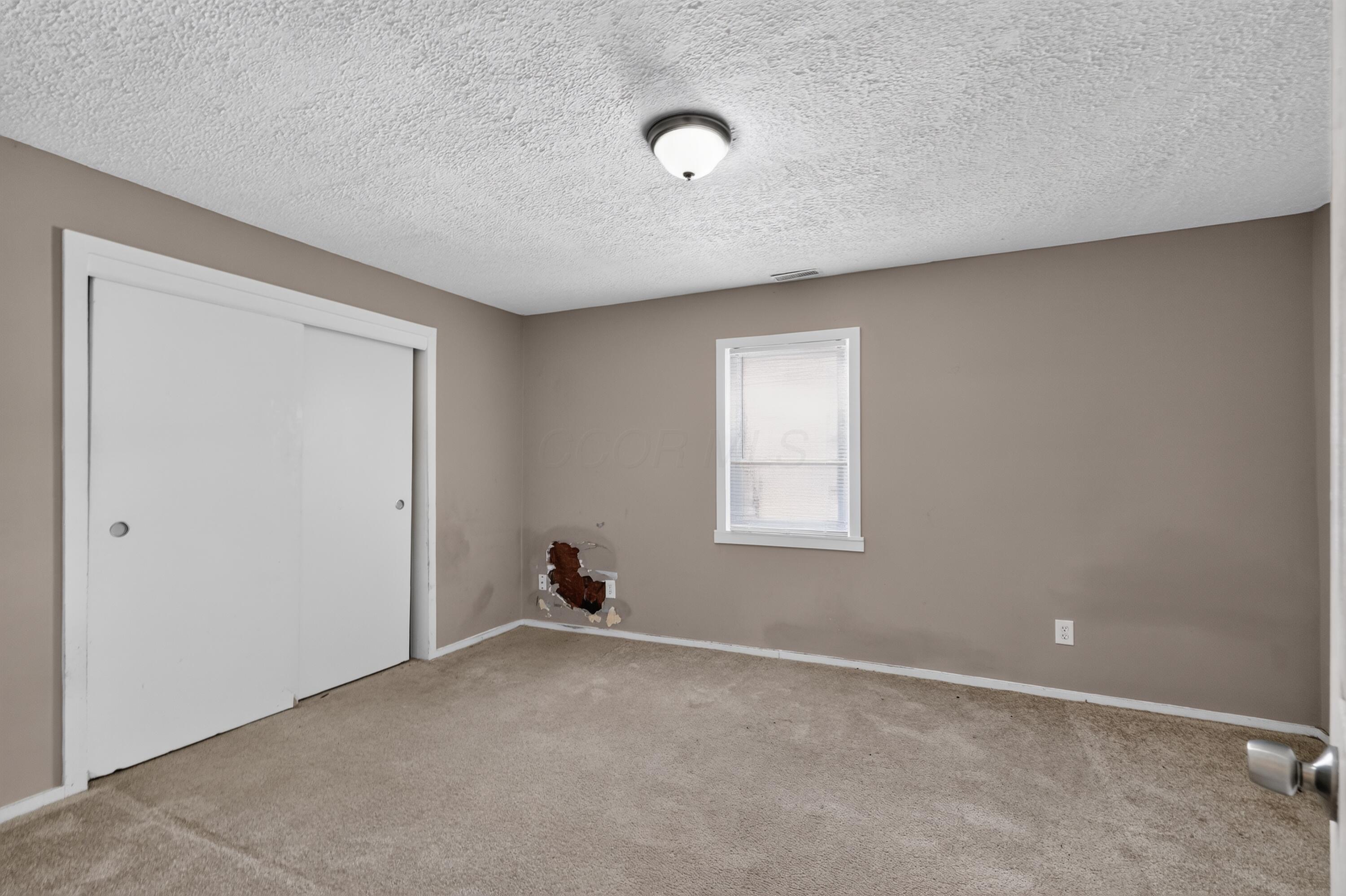 2183 Safford Avenue Property Photo 9
