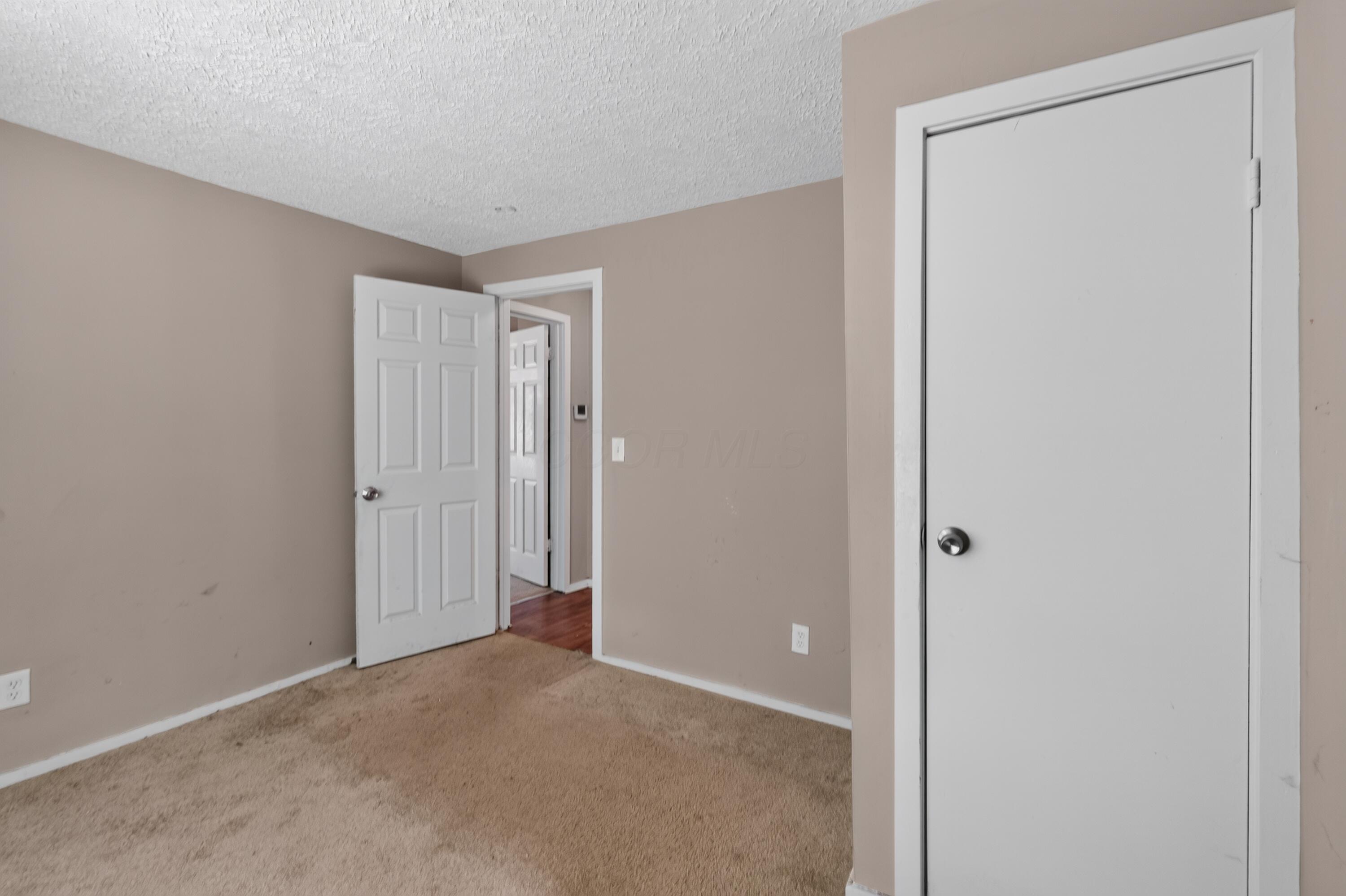 2183 Safford Avenue Property Photo 10