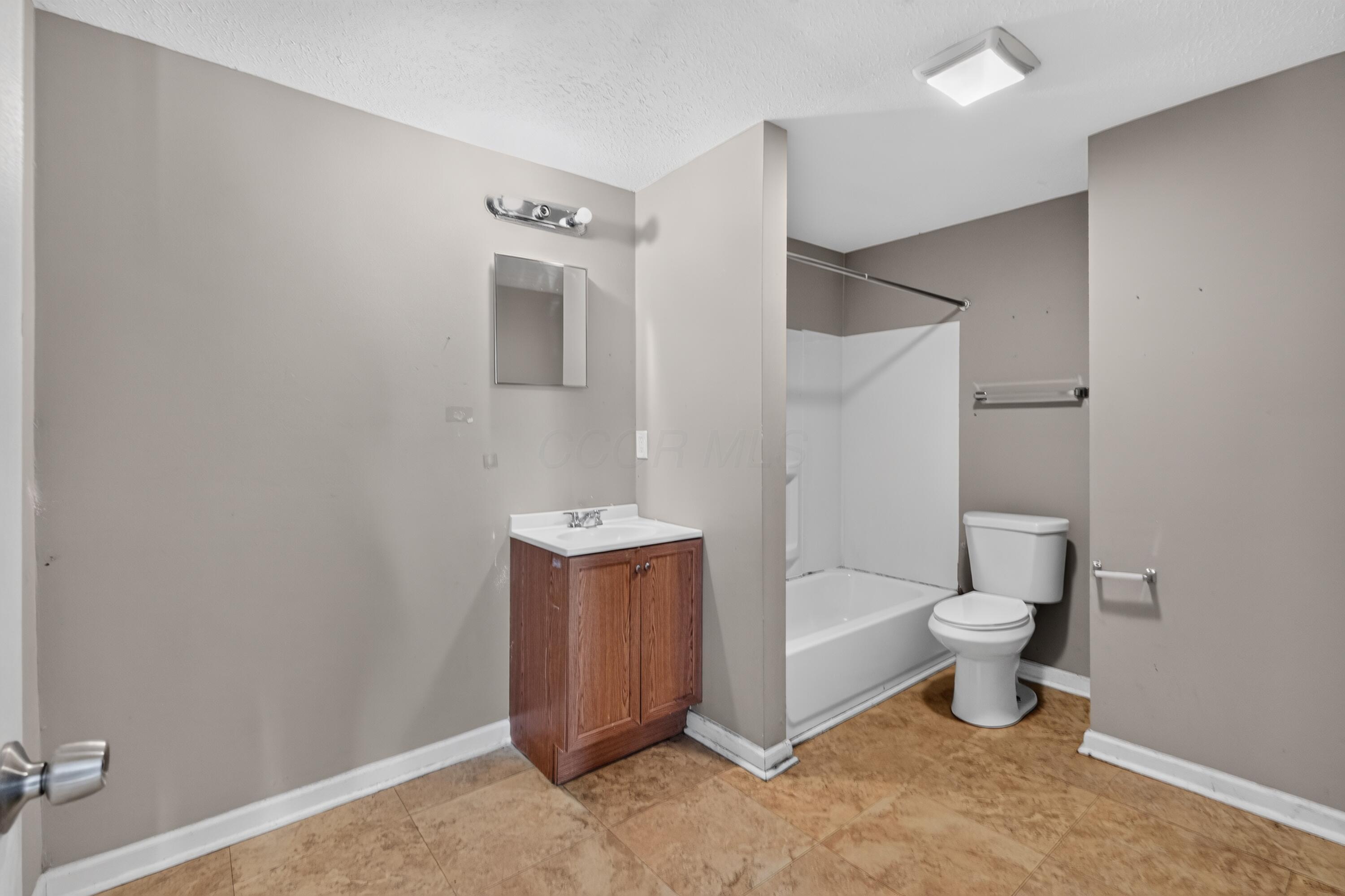 2183 Safford Avenue Property Photo 13