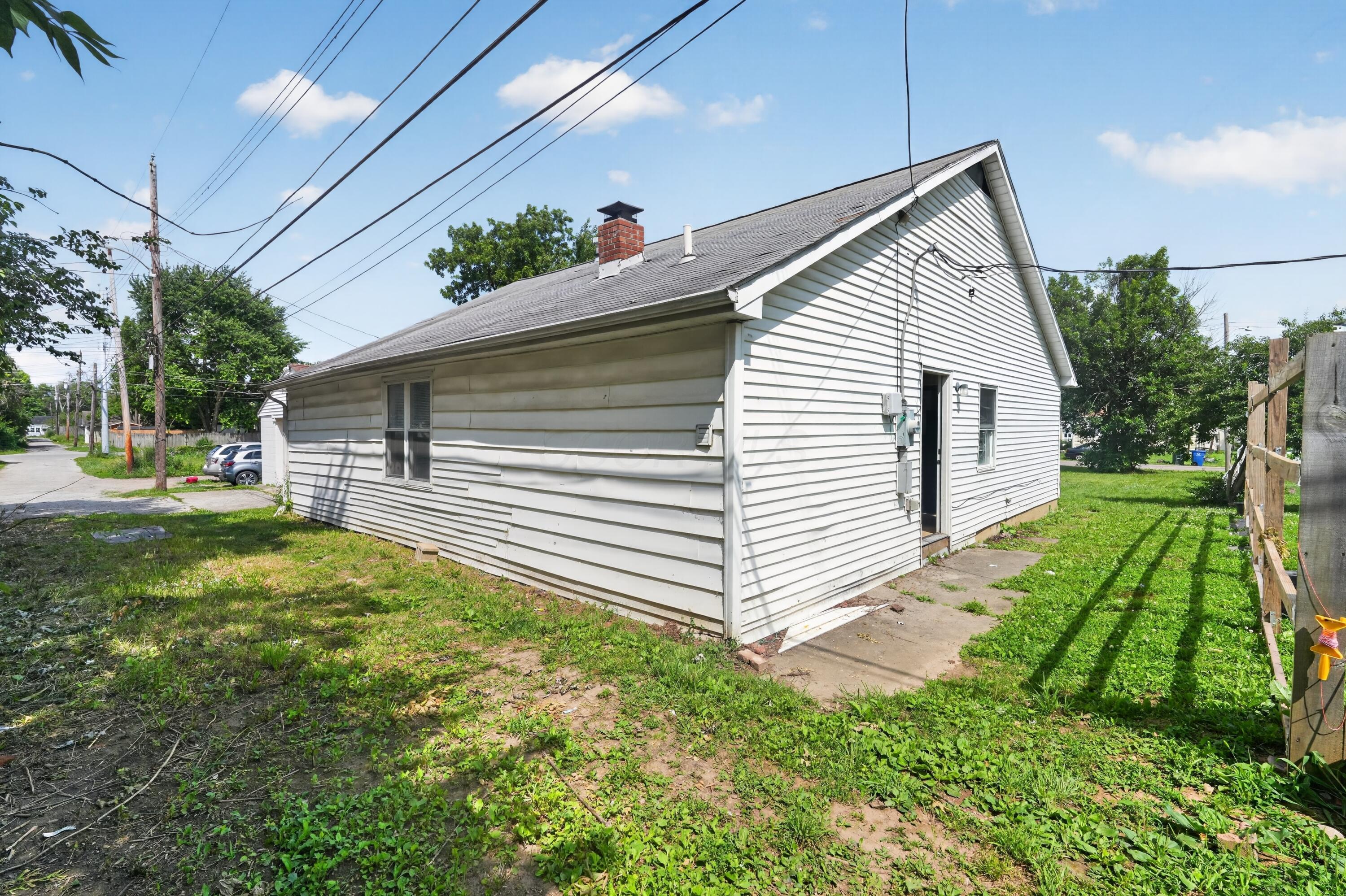 2183 Safford Avenue Property Photo 15
