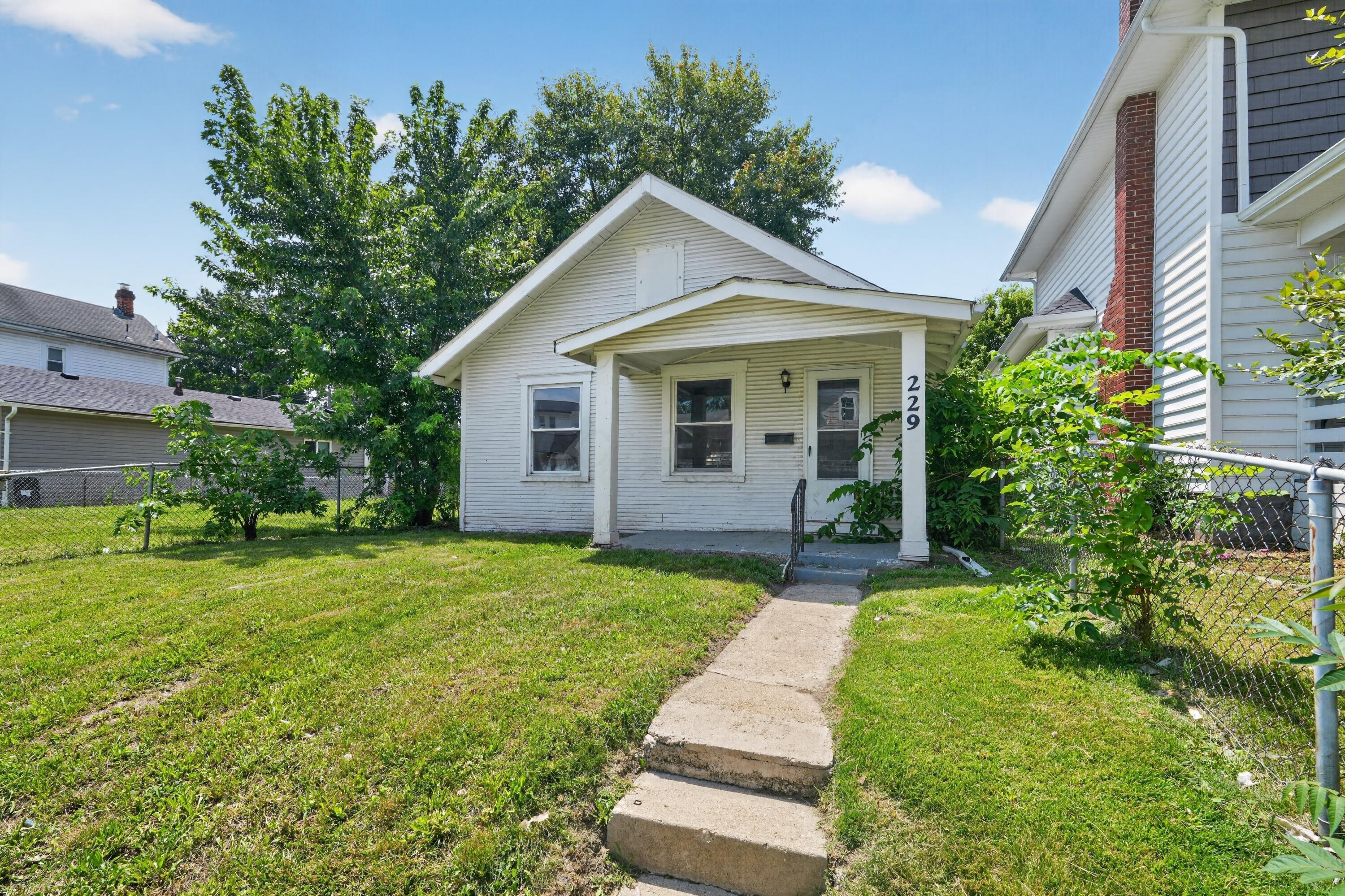 229 S Eureka Avenue Property Photo 1