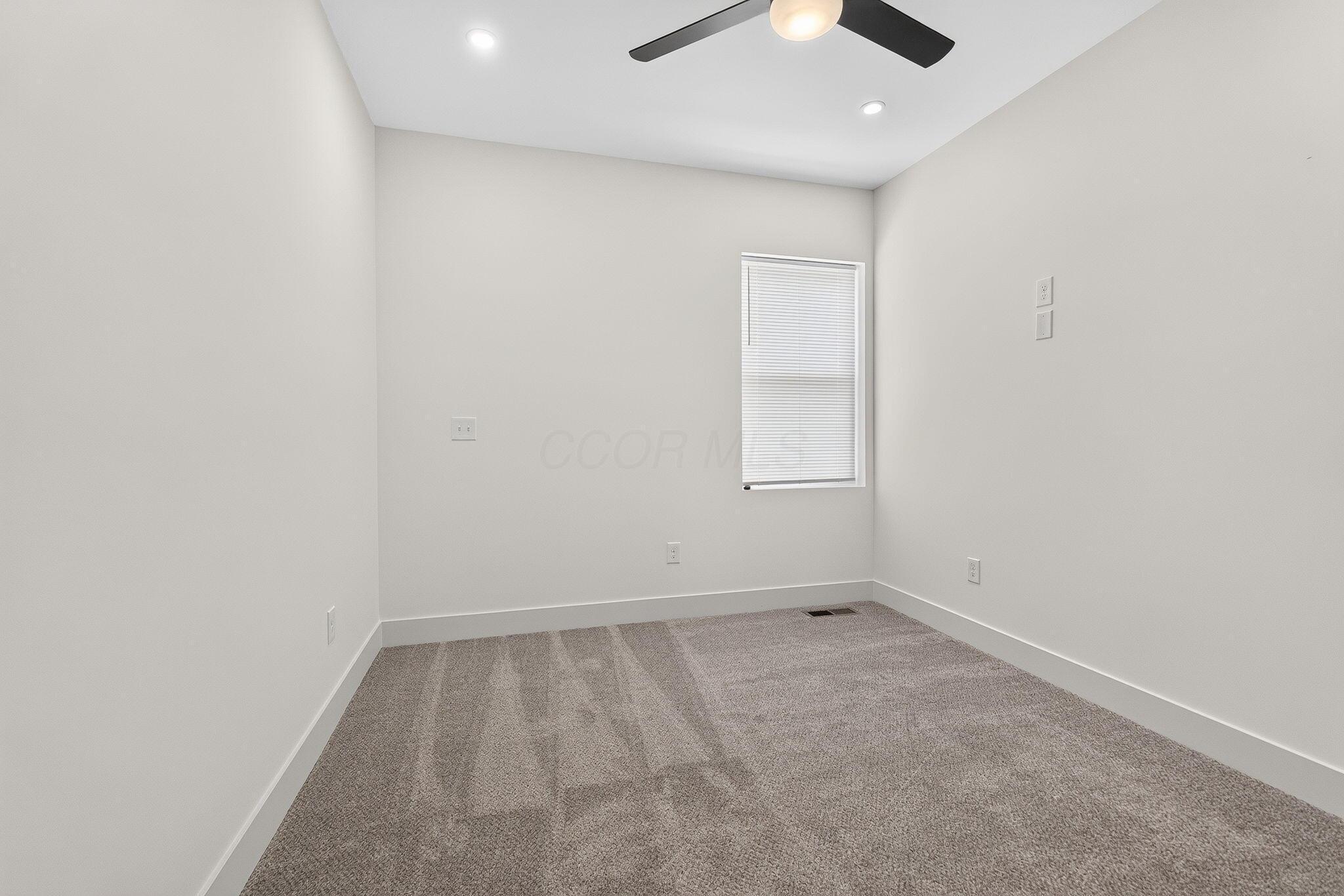 1060 Campbell Avenue Property Photo 32