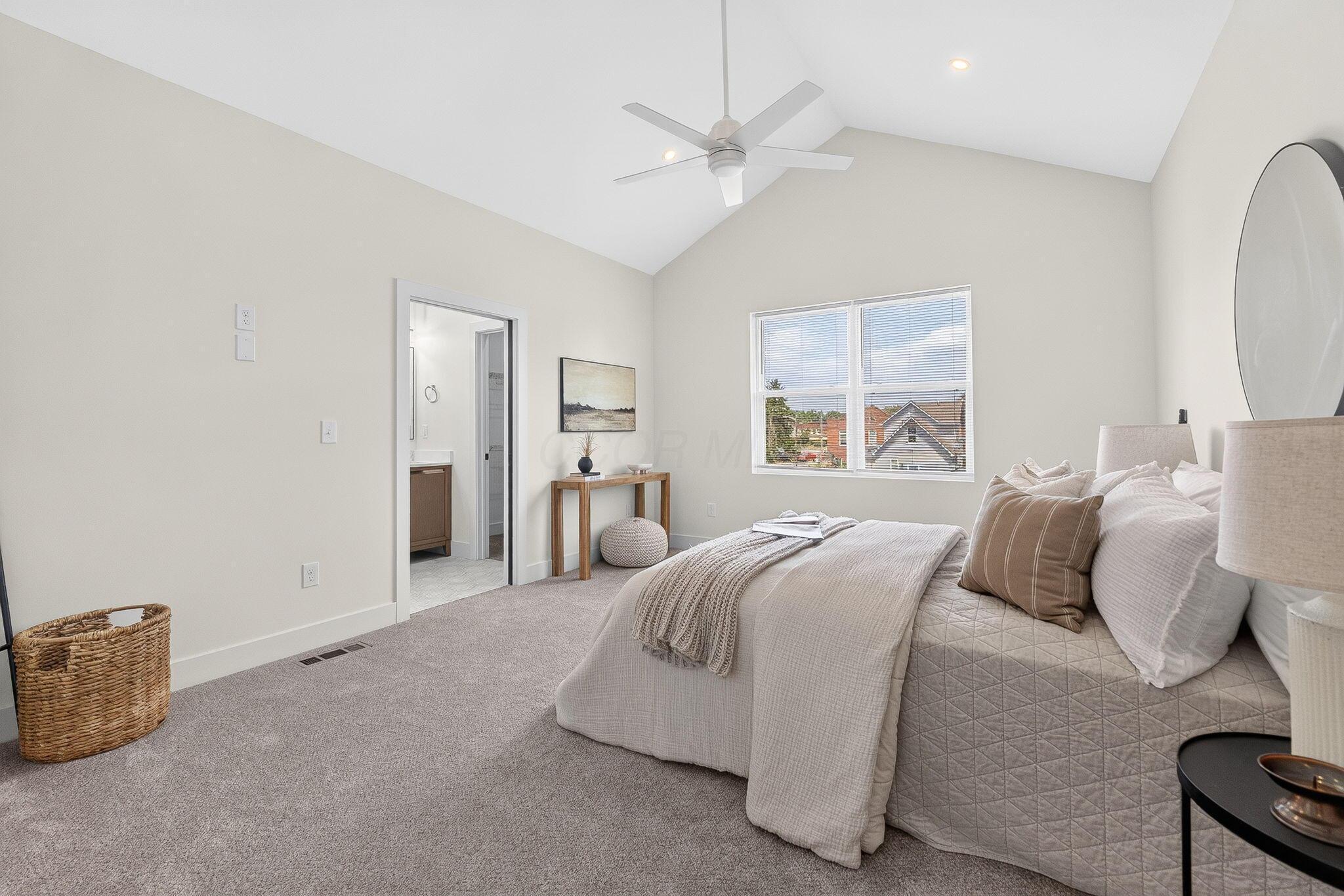 1056 Campbell Avenue Property Photo 23