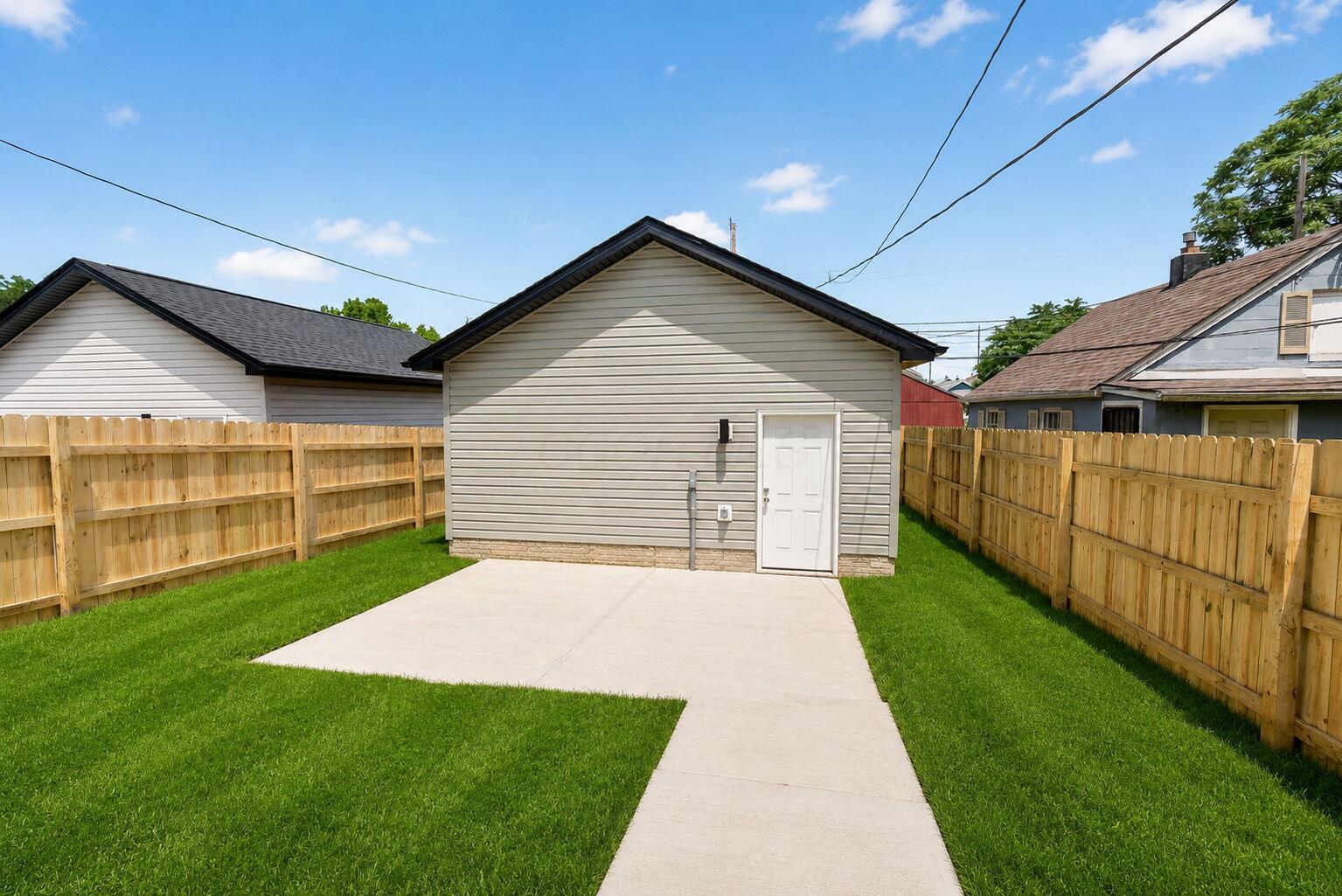 1056 Campbell Avenue Property Photo 45