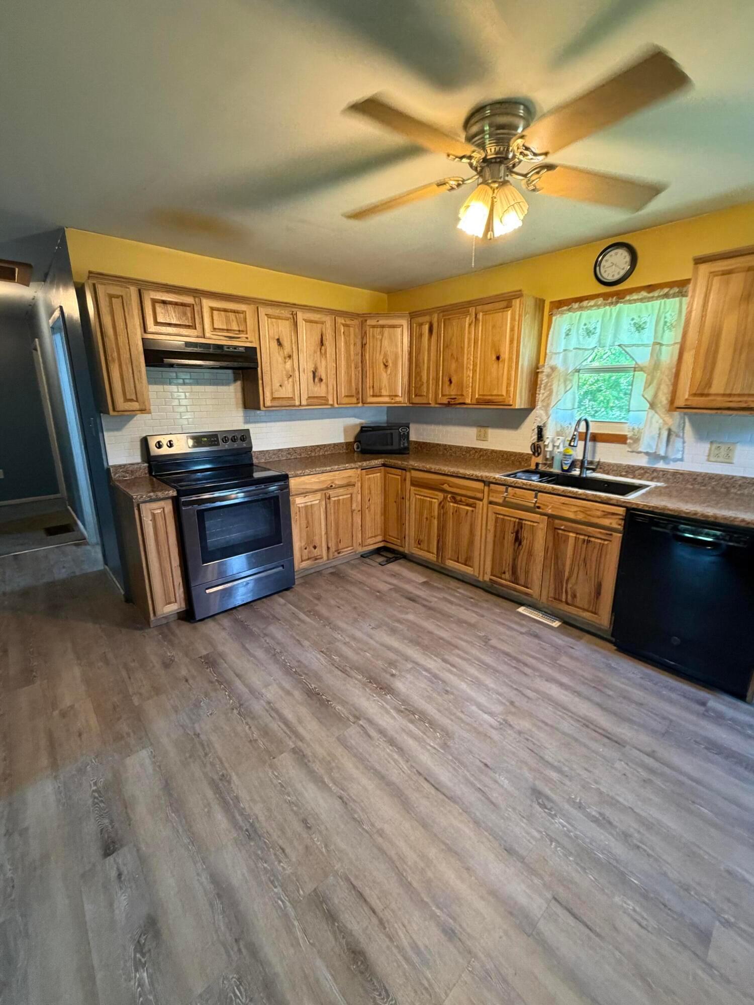 4975 Stiers Lane Property Photo 16