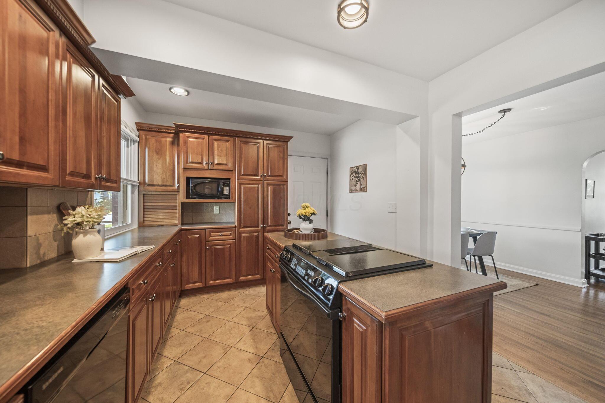 353 Fairway Avenue Property Photo 6