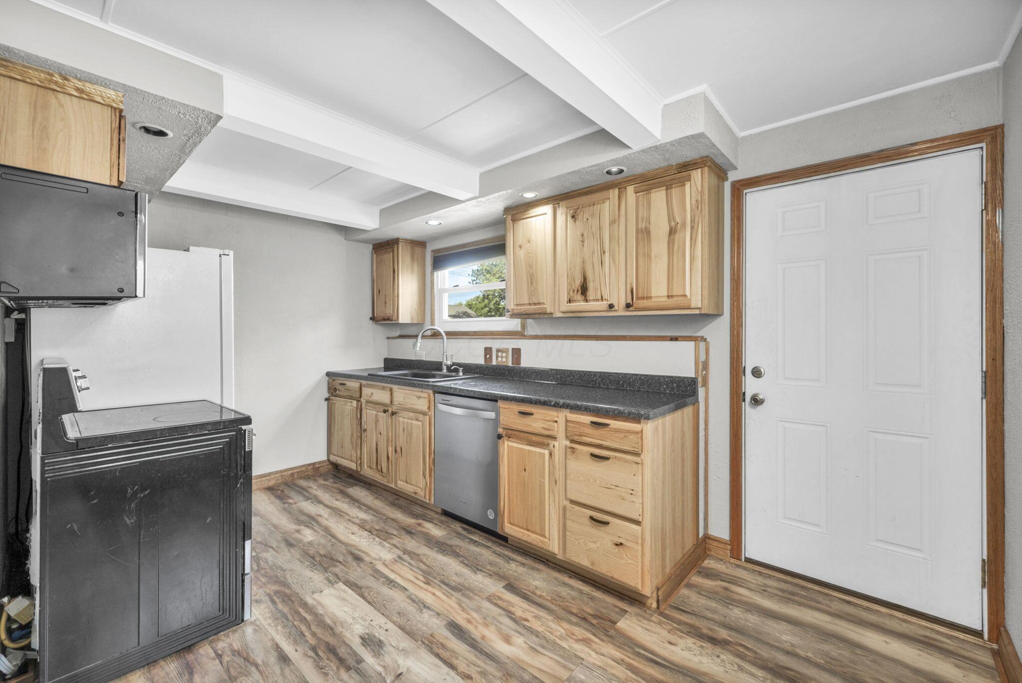 246 Kenmore Avenue Property Photo 7