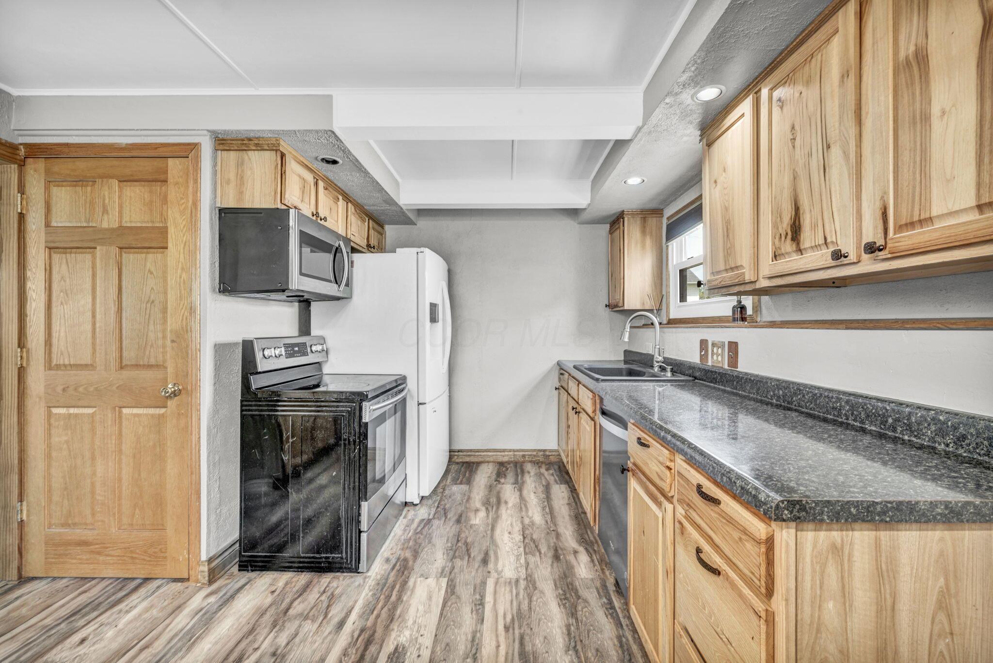 246 Kenmore Avenue Property Photo 8
