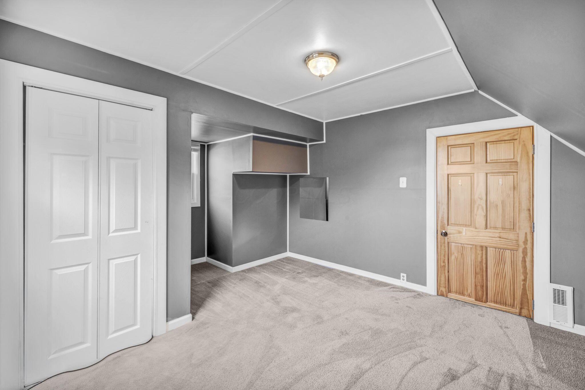 246 Kenmore Avenue Property Photo 15