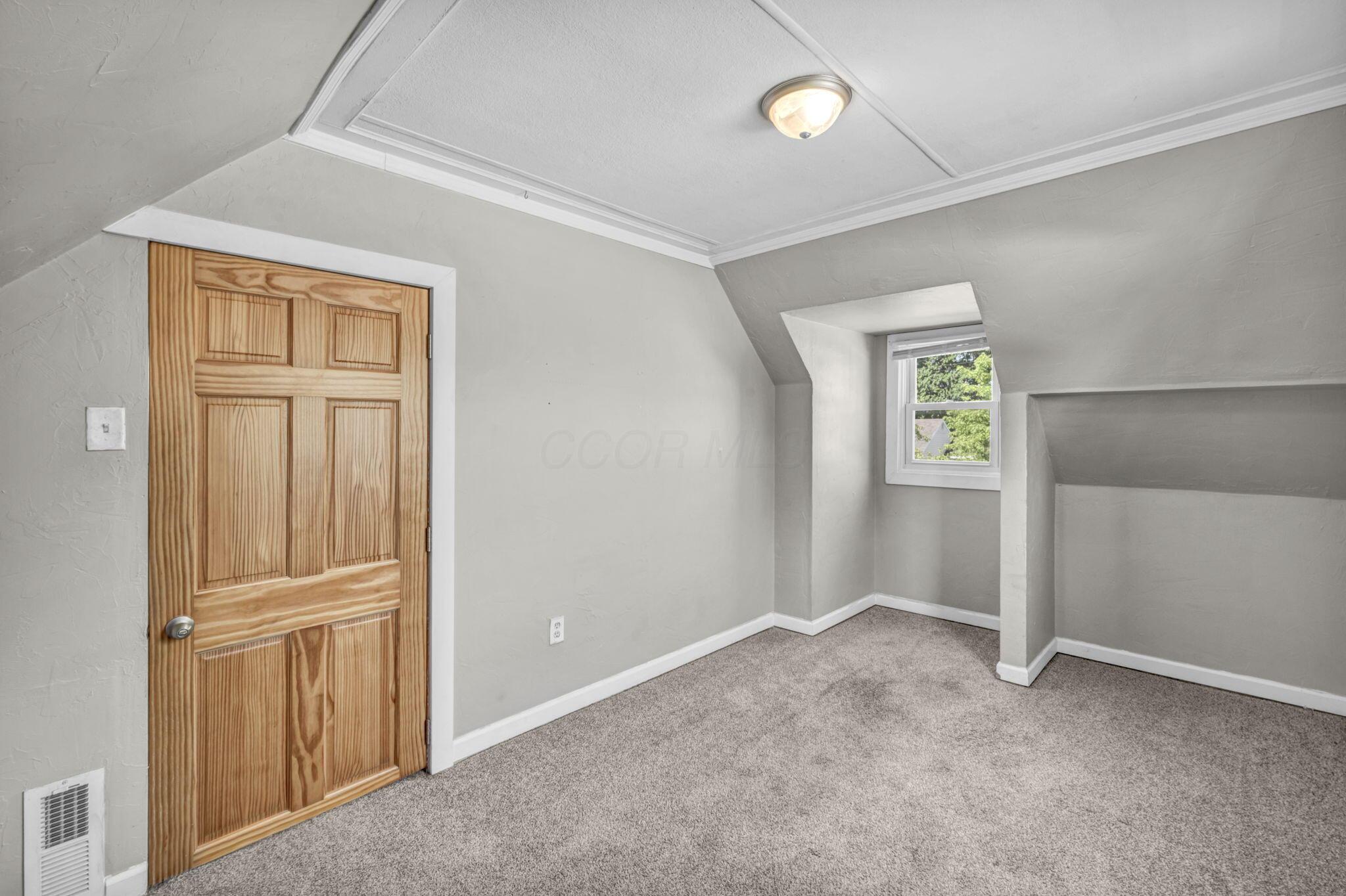 246 Kenmore Avenue Property Photo 20