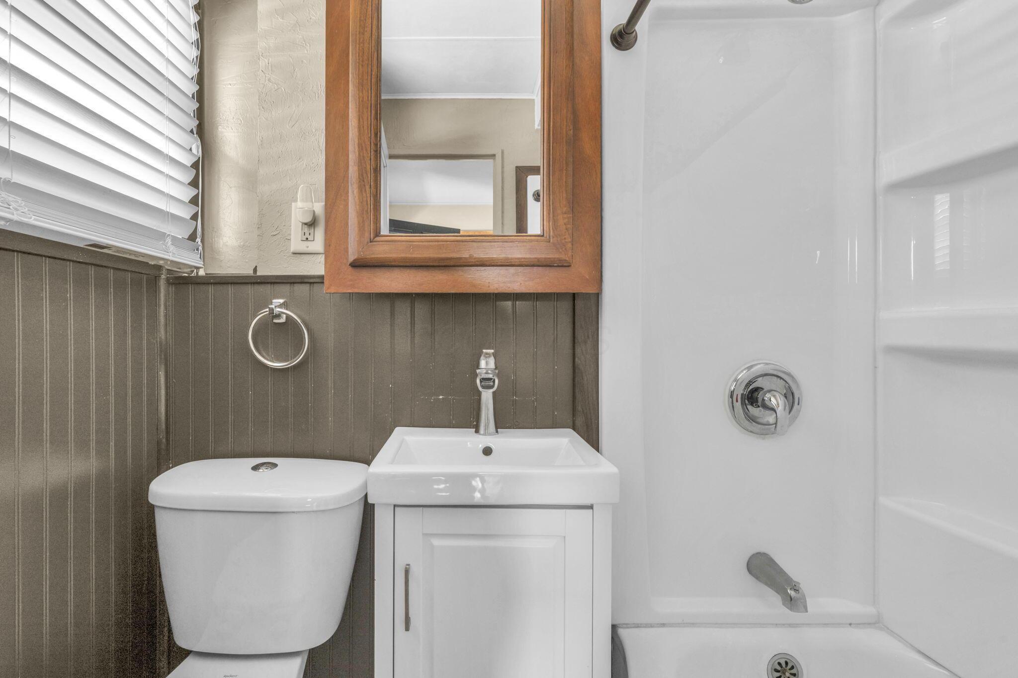 246 Kenmore Avenue Property Photo 22