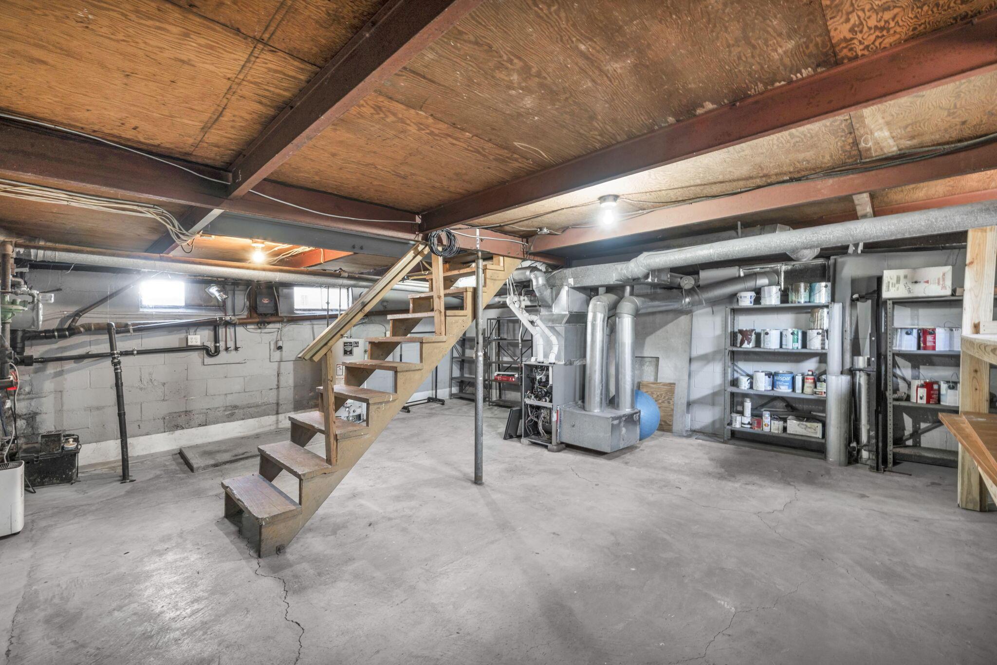 246 Kenmore Avenue Property Photo 29