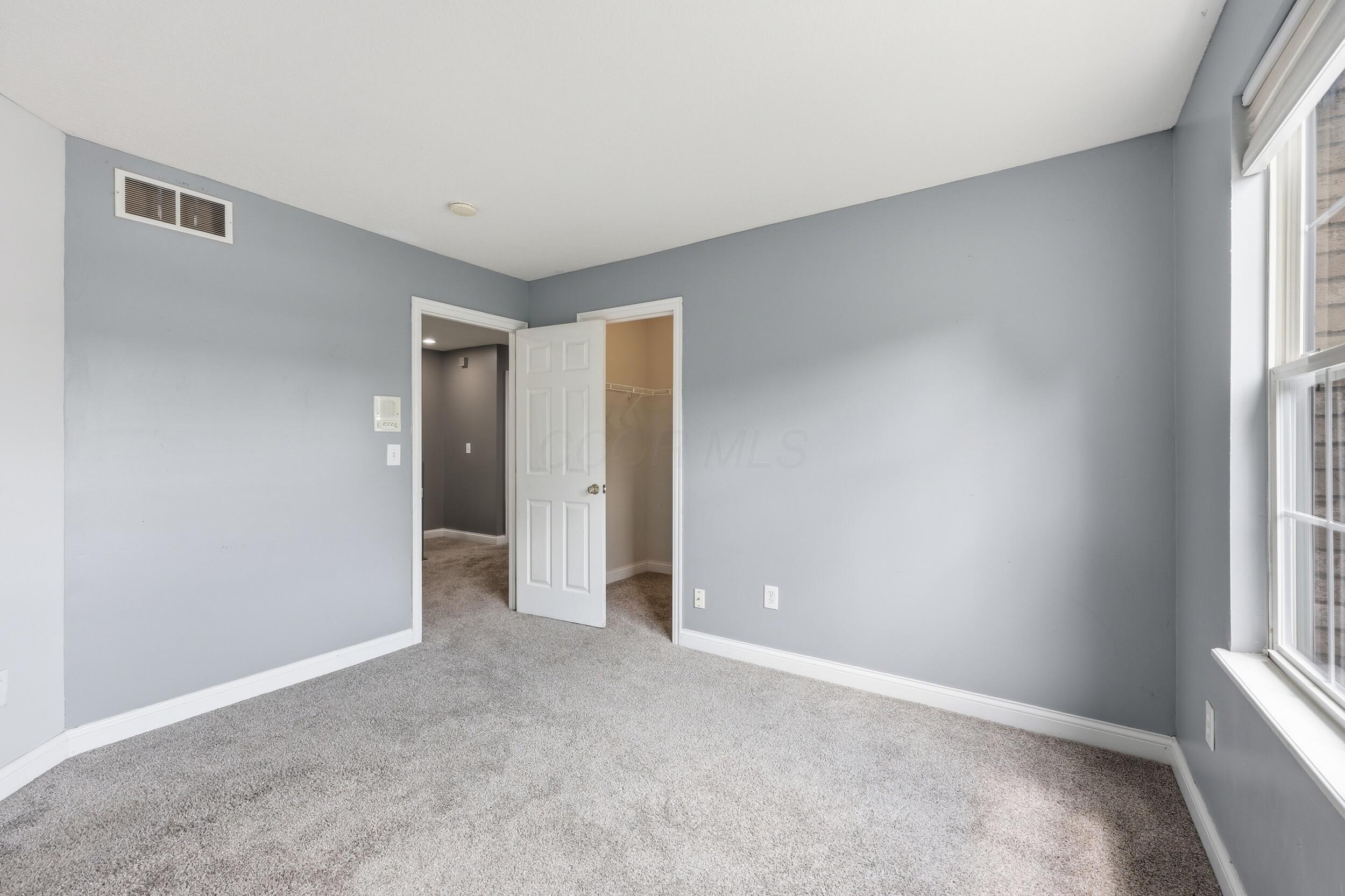 6981 Upper Cambridge Way Property Photo 32