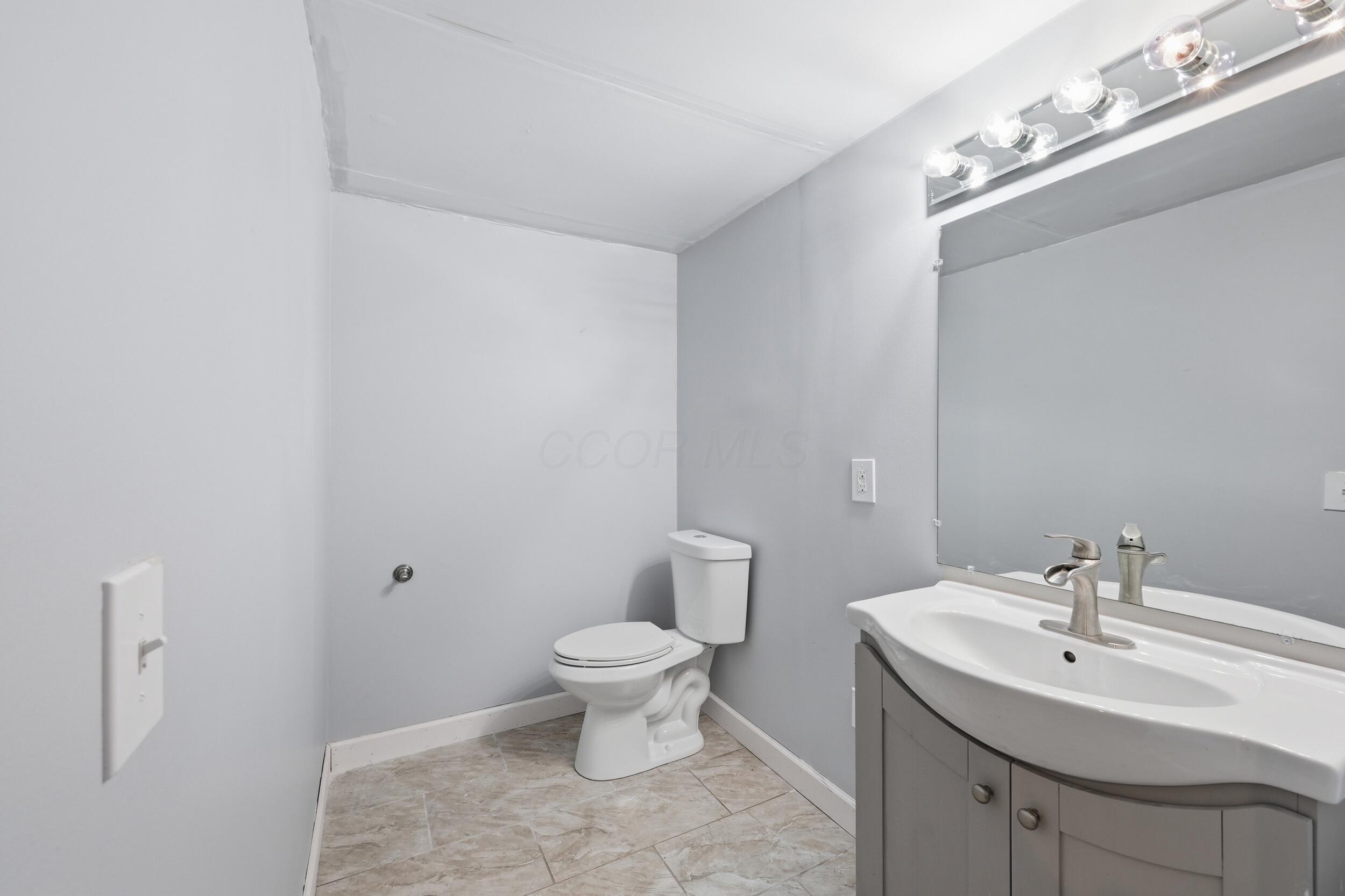 6981 Upper Cambridge Way Property Photo 37