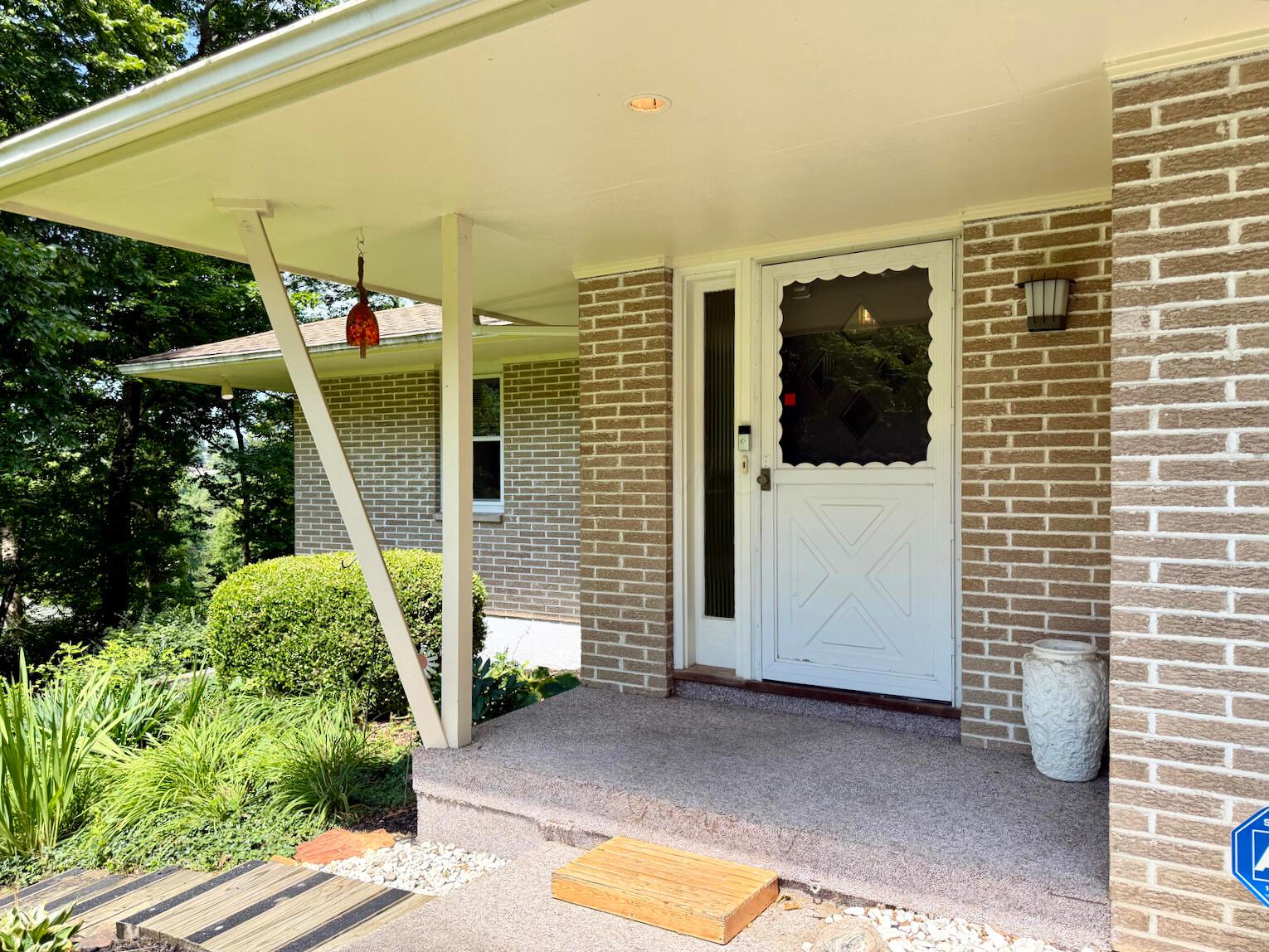 348 Shannon Drive Property Photo 3
