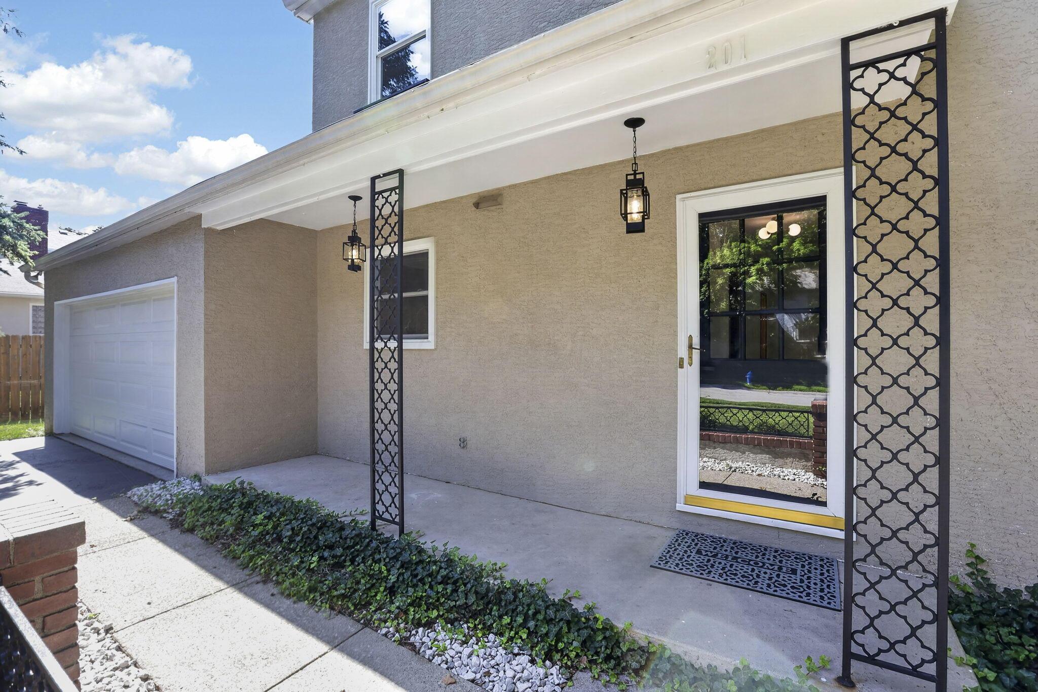 201 Chaucer Court Property Photo 4