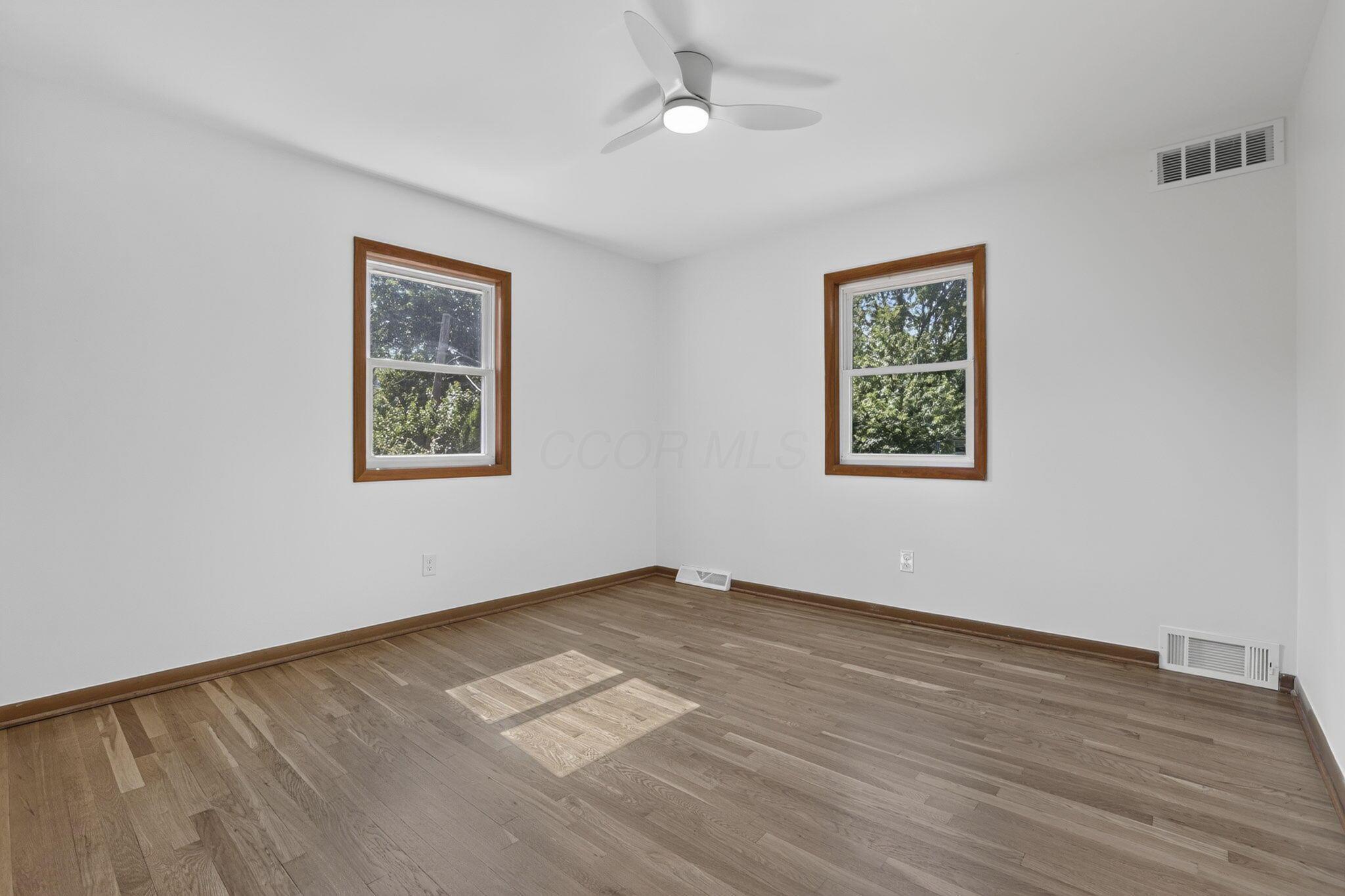 201 Chaucer Court Property Photo 32